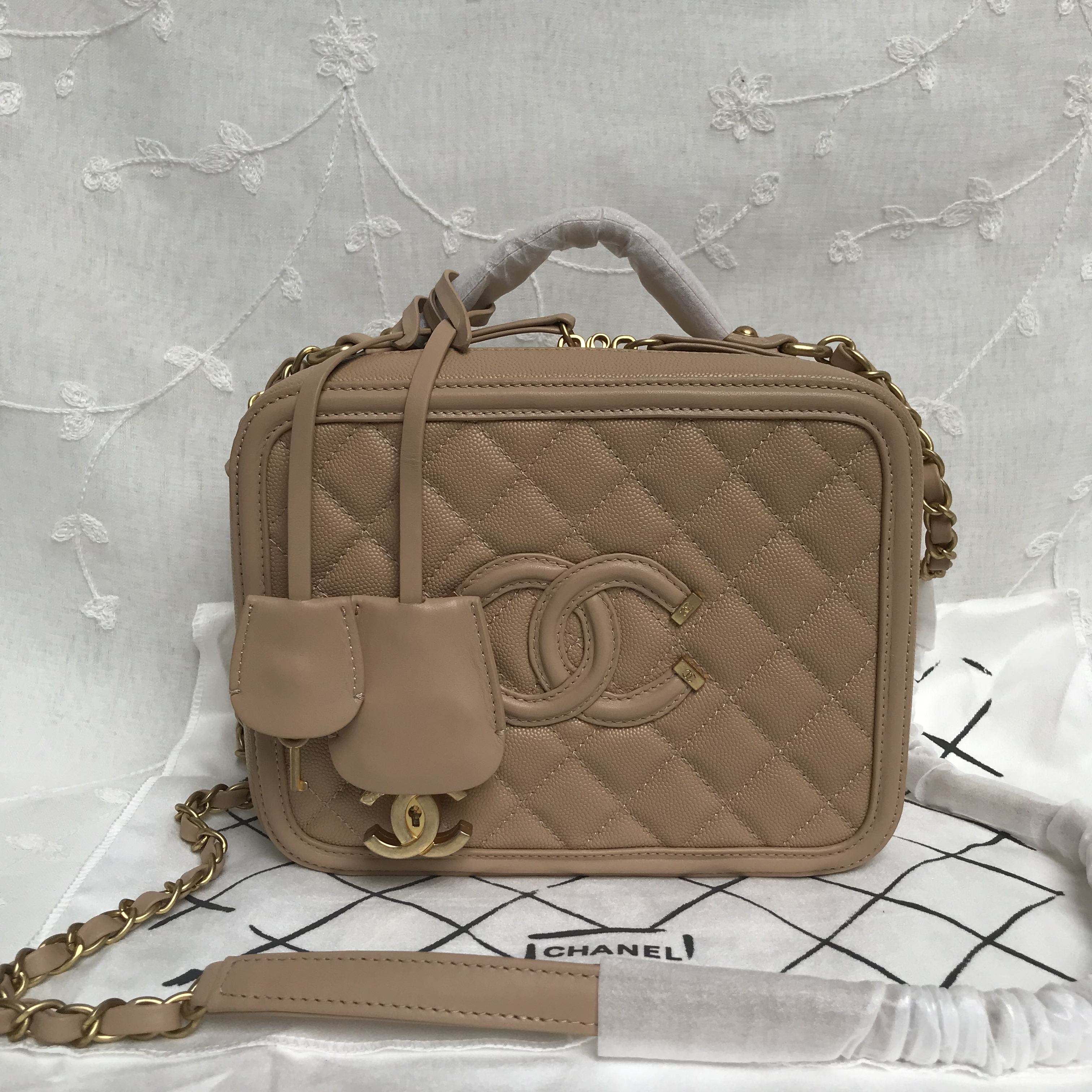 Chanel Makeup bag Caviar 21cm