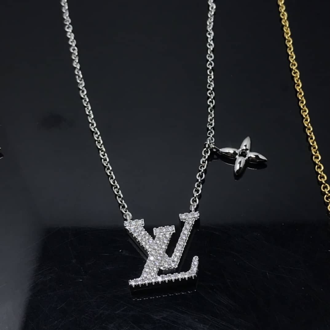 Louis Vuitton Imitation Designer Necklace Wholesale