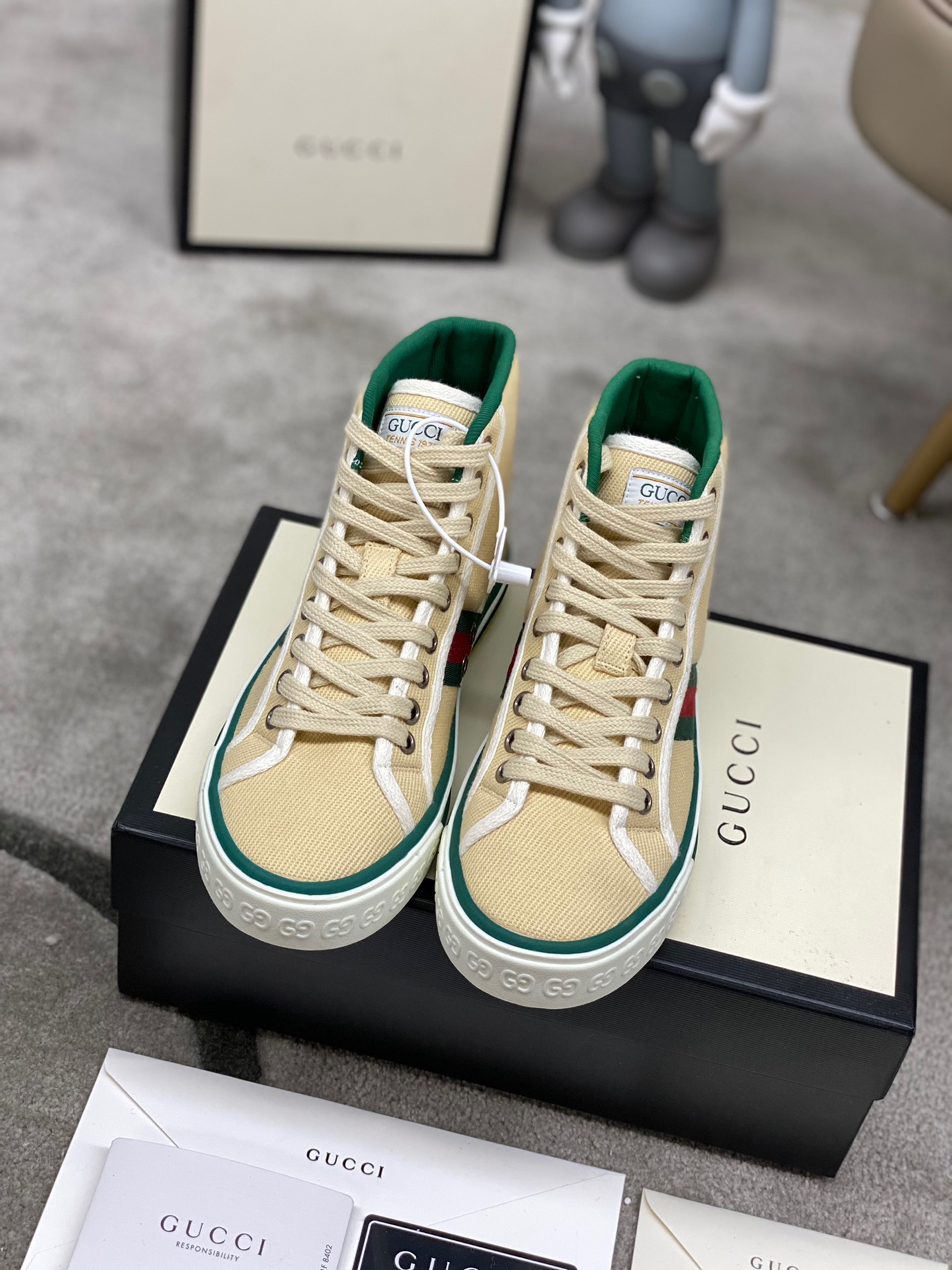 Gucci shoe216