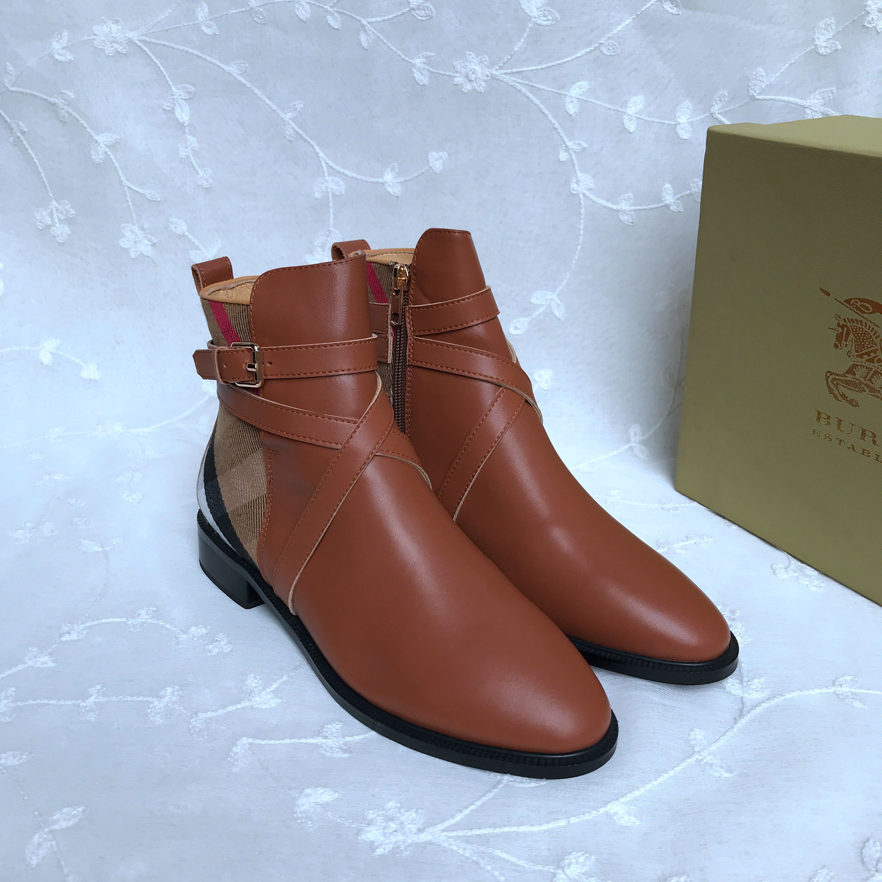 BURBERRY Boots 452007