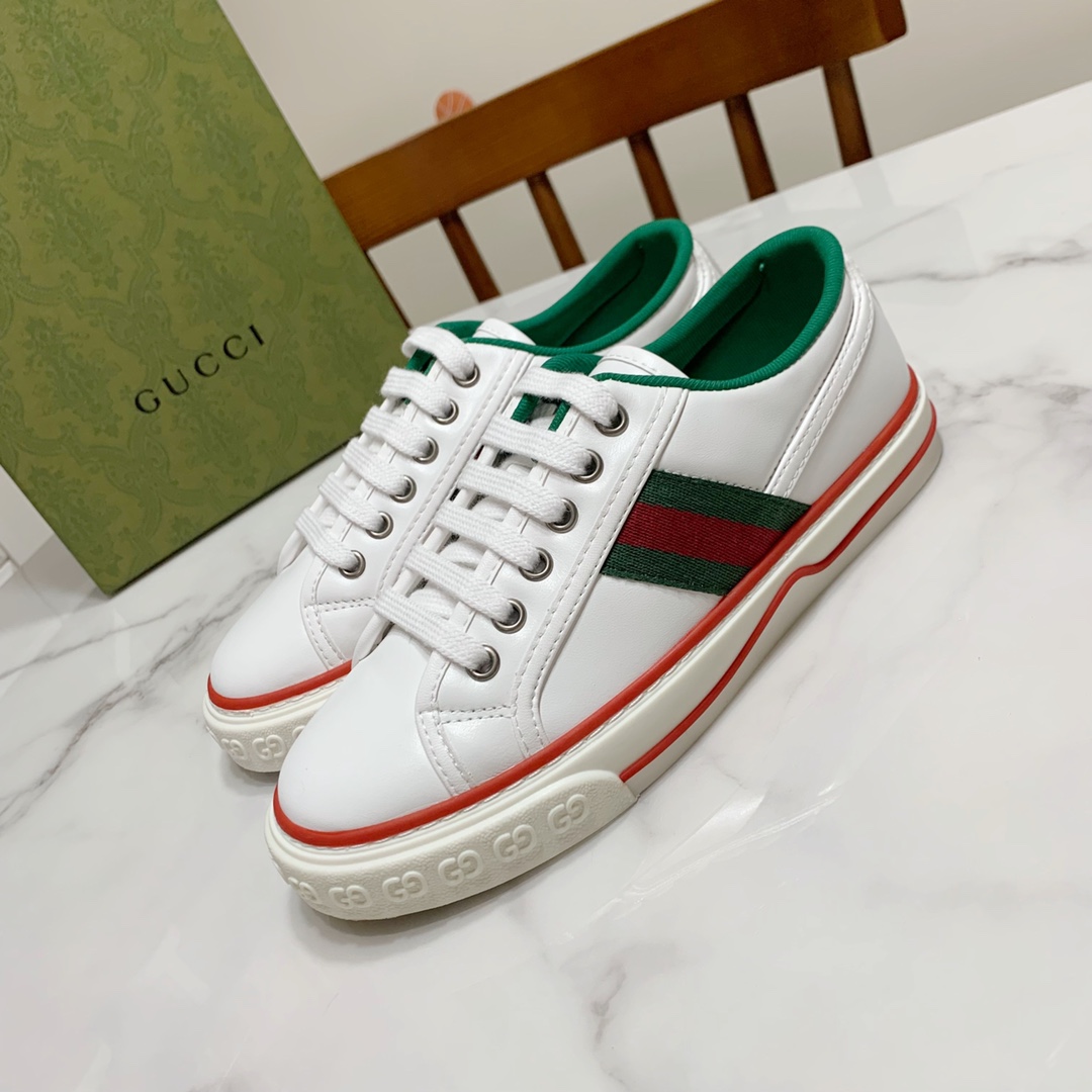 Gucci shoe107
