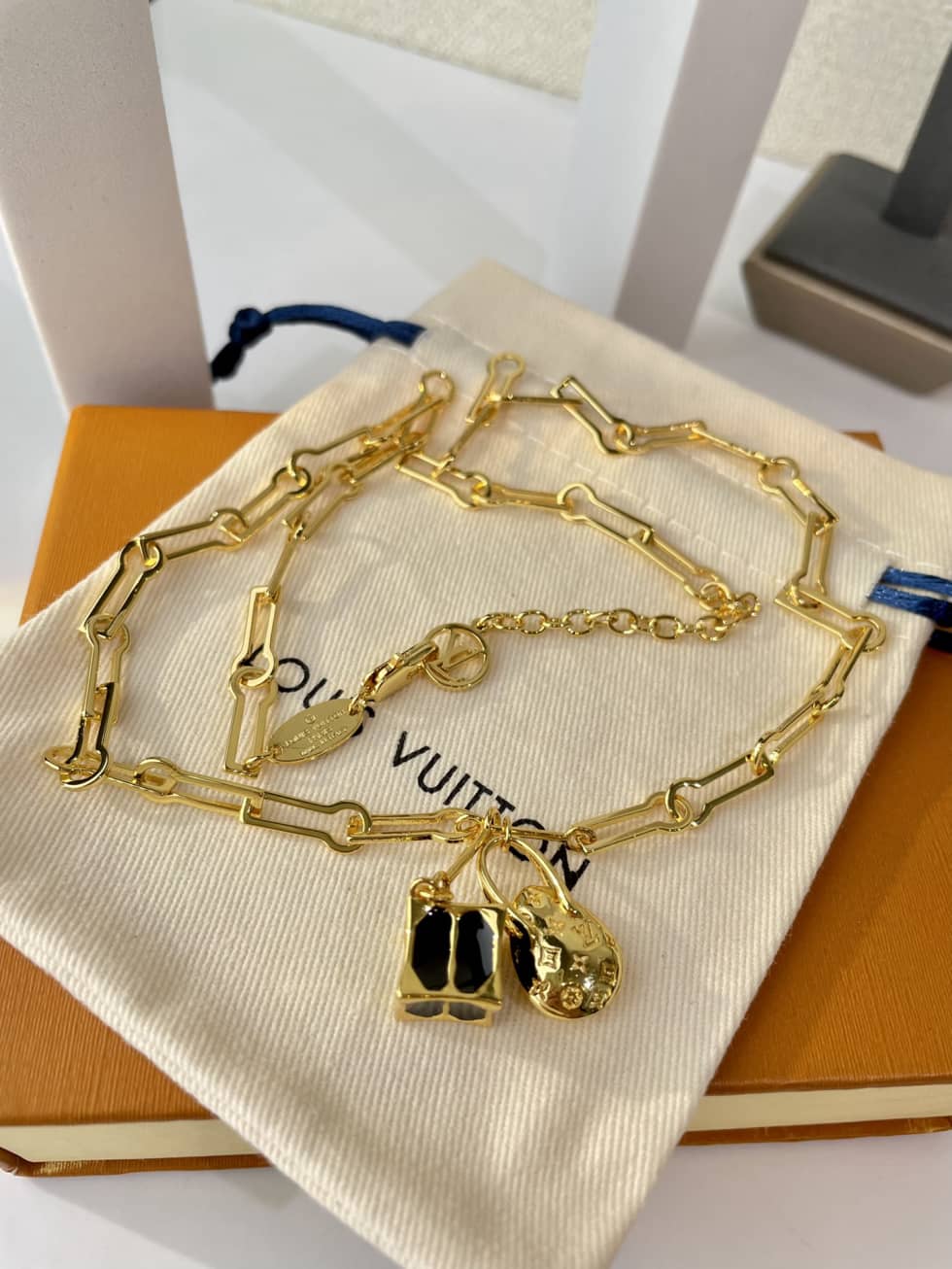 Wholesale Louis Vuitton Logo Necklace