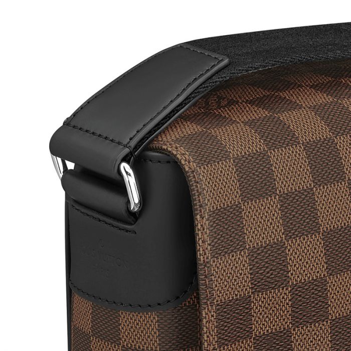 Louis Vuitton District PM N41031