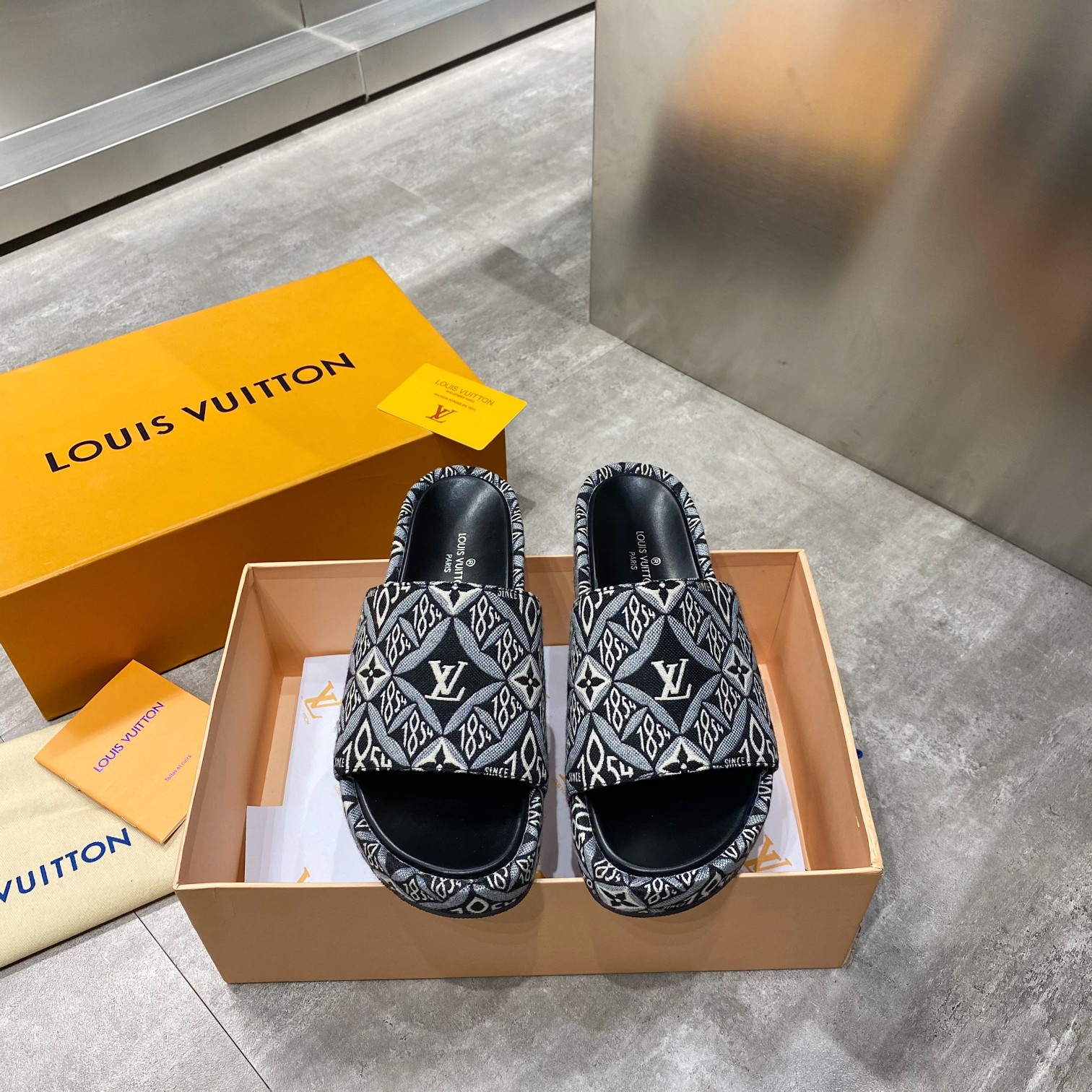 LV shoes13