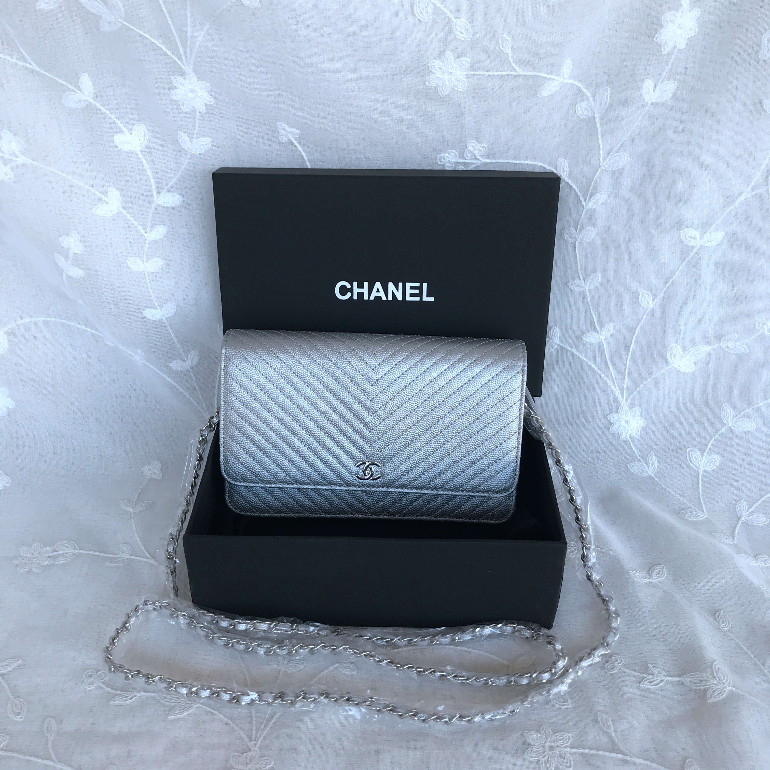 CHANEL WALLET ON CHAIN 33814