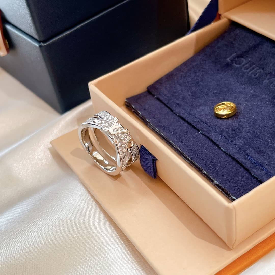 Louis Vuitton Imitation Designer Ring Wholesale