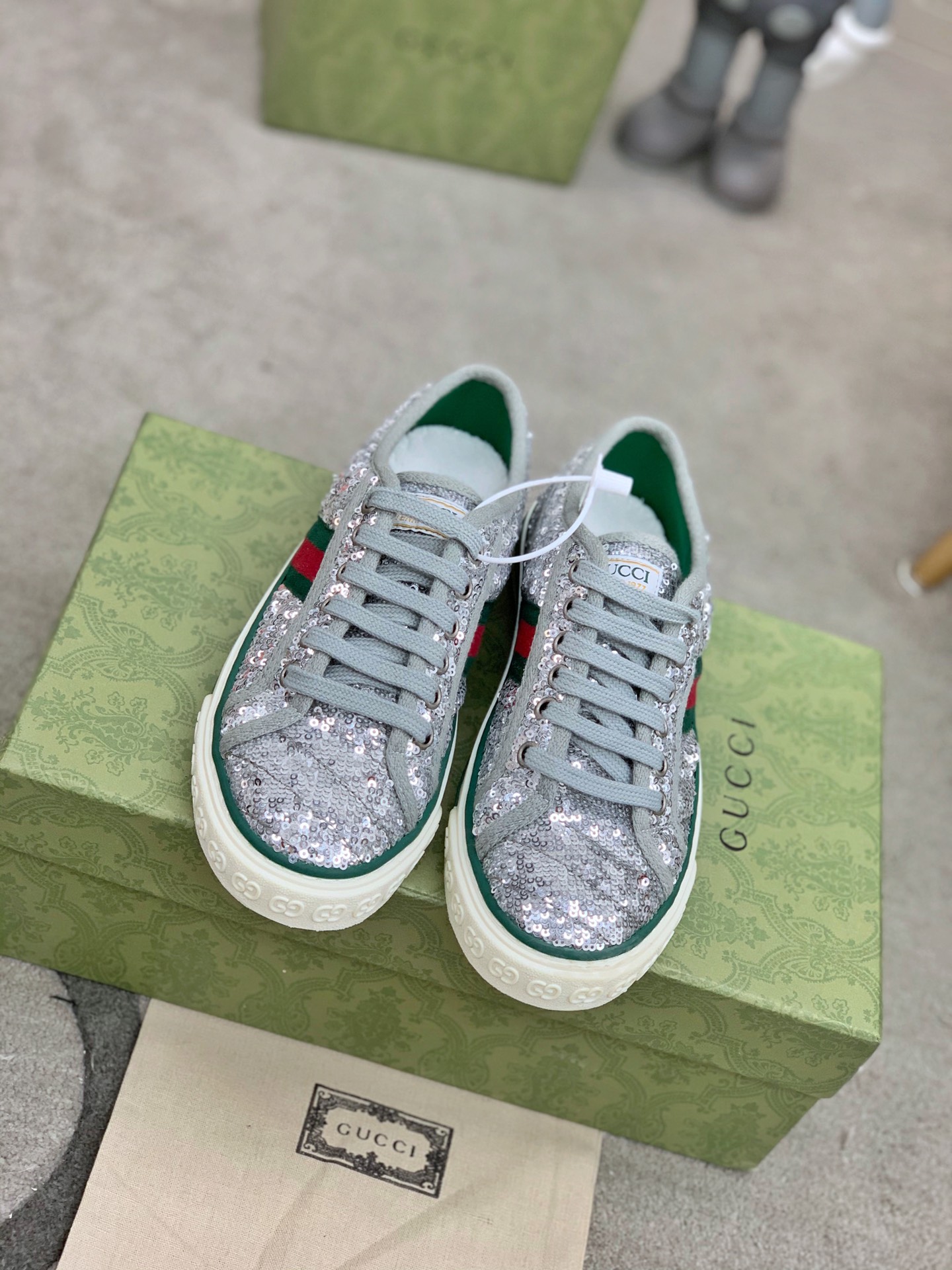 Gucci shoe190