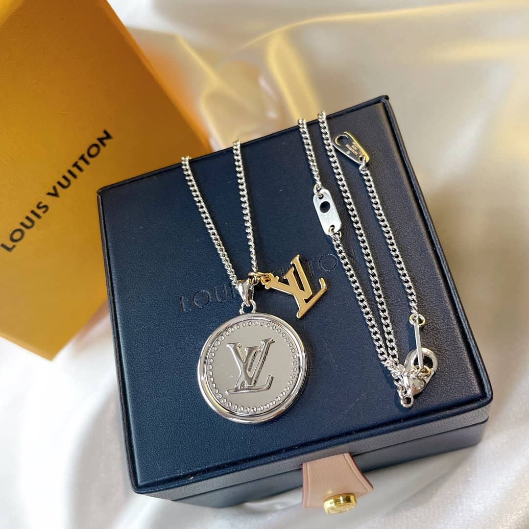 Louis Vuitton Necklace Dupe For Sale