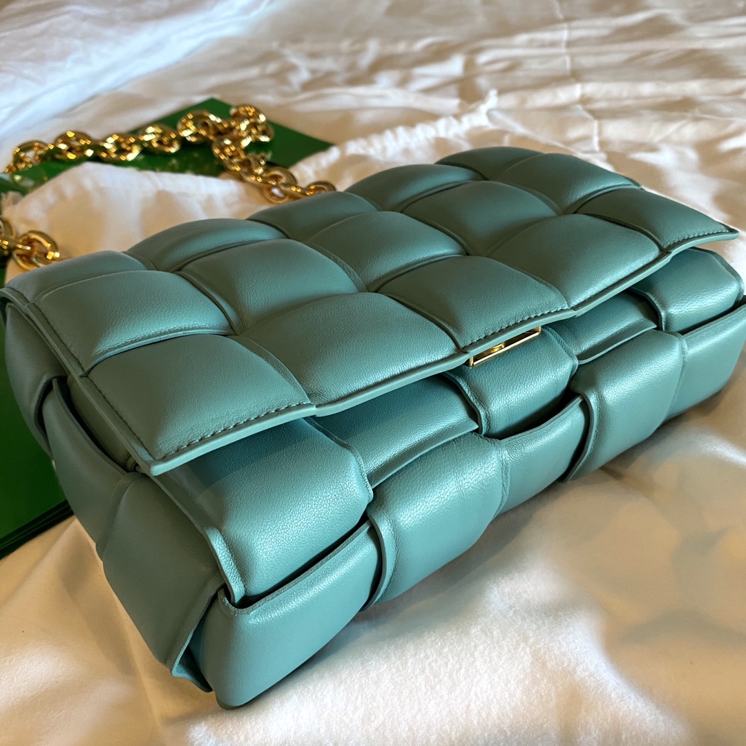 BOTTEGA VENETA THE CHAIN CASSETTE