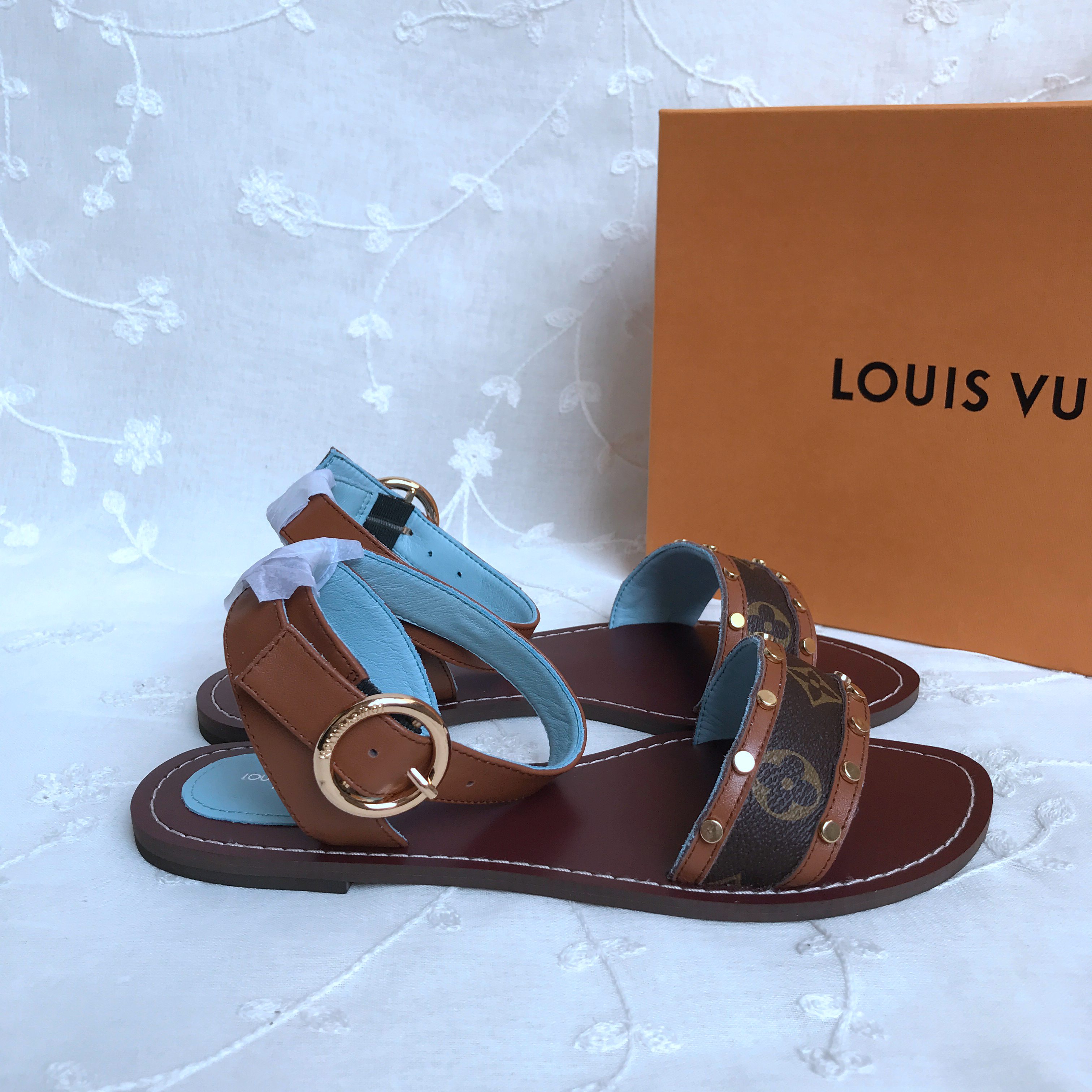 LV Sandals 438808