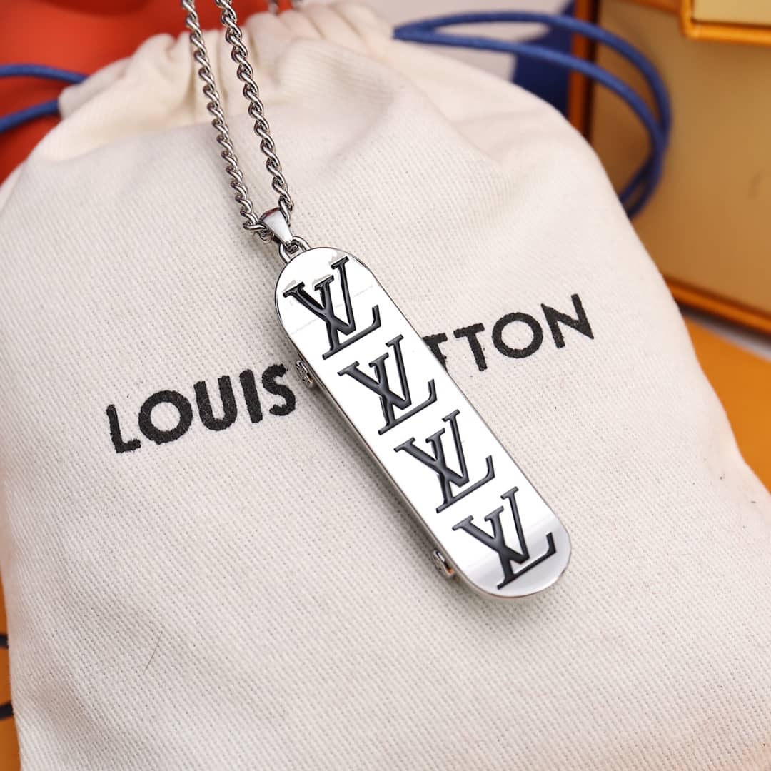 Louis Vuitton Best AAA Replica Necklace