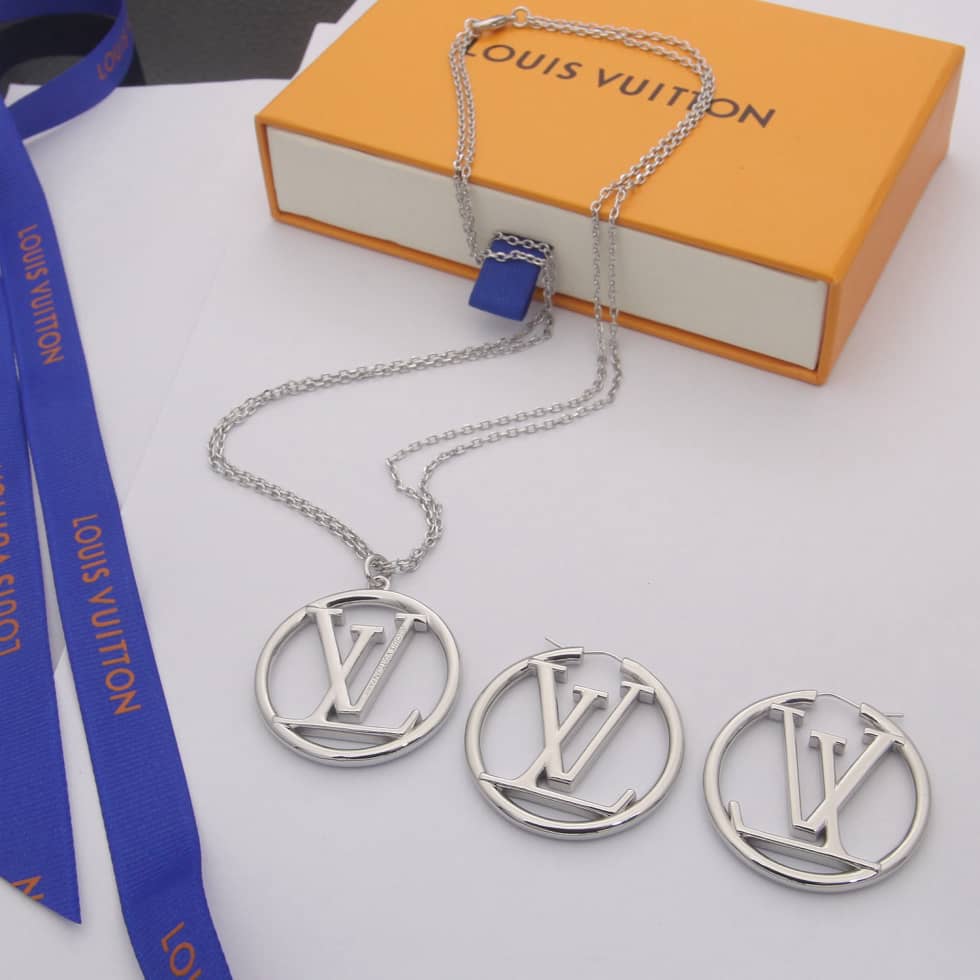 Louis Vuitton Imitation Designer Necklace Wholesale