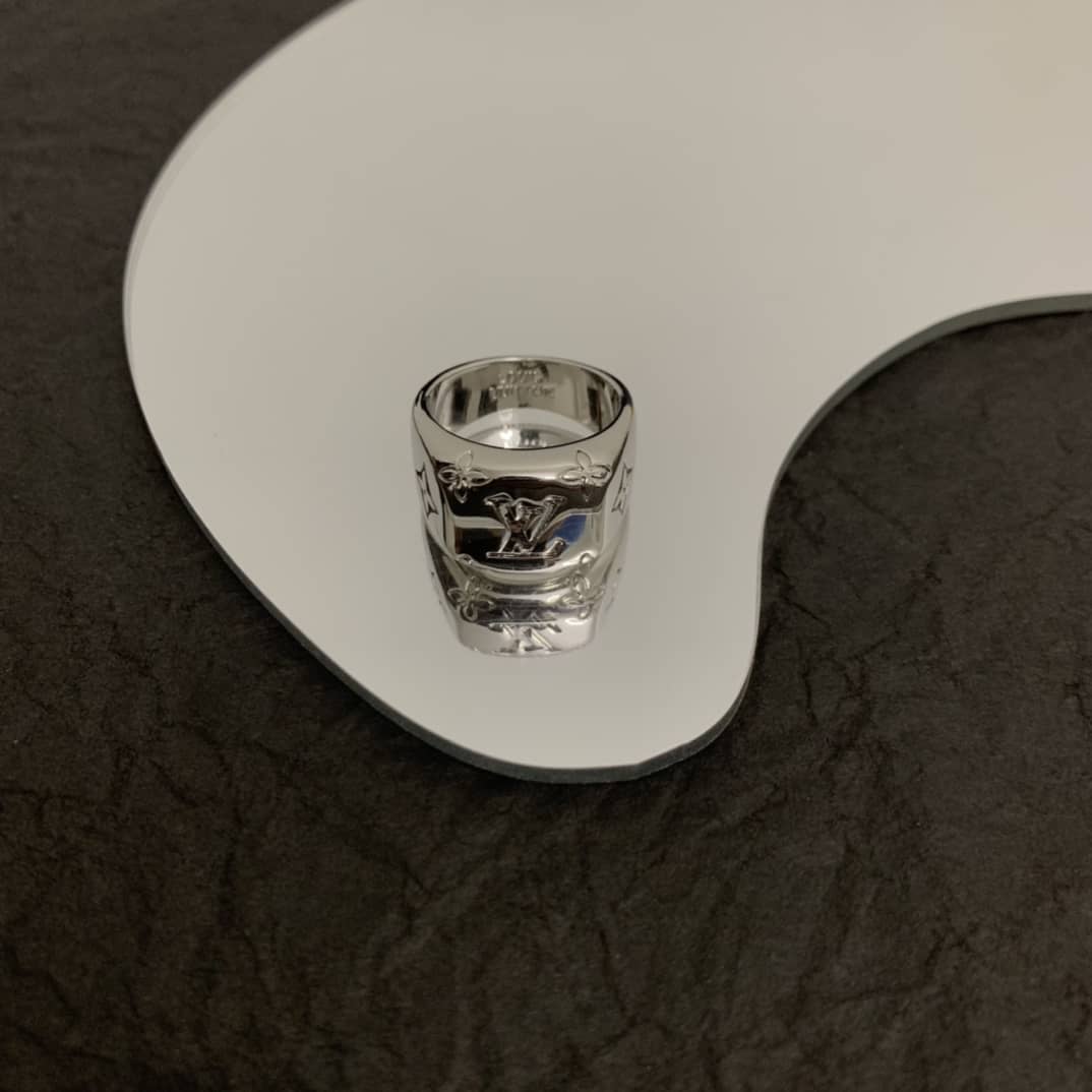 Fake Louis Vuitton Designer Ring Wholesale