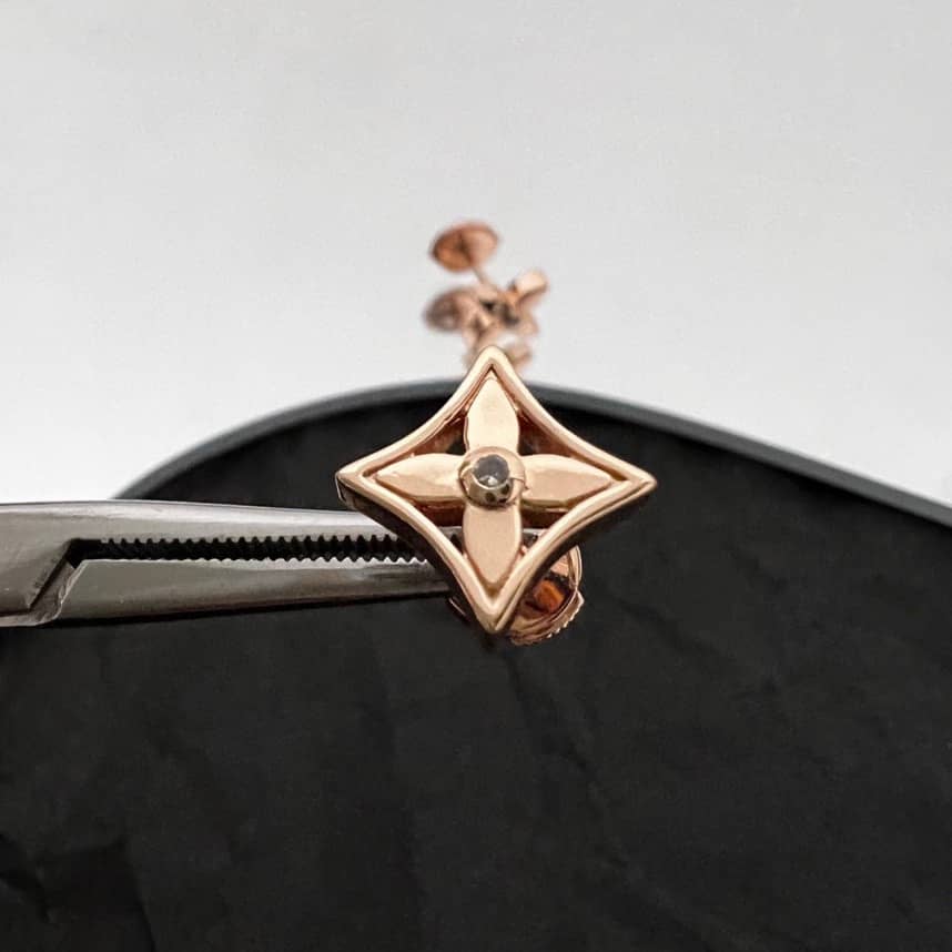 Wholesale Louis Vuitton AAA+ Earrings