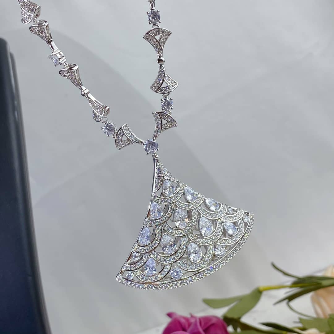 7 Star Bvlgari Necklace