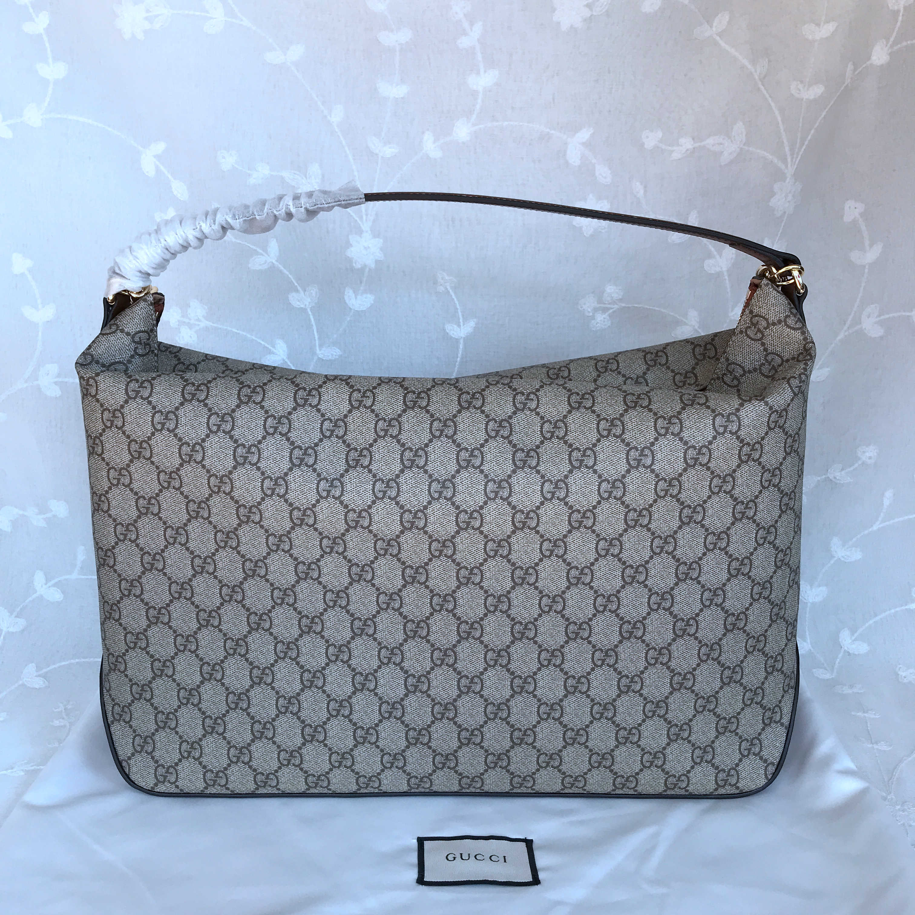 Gucci Supreme Handbag 477324