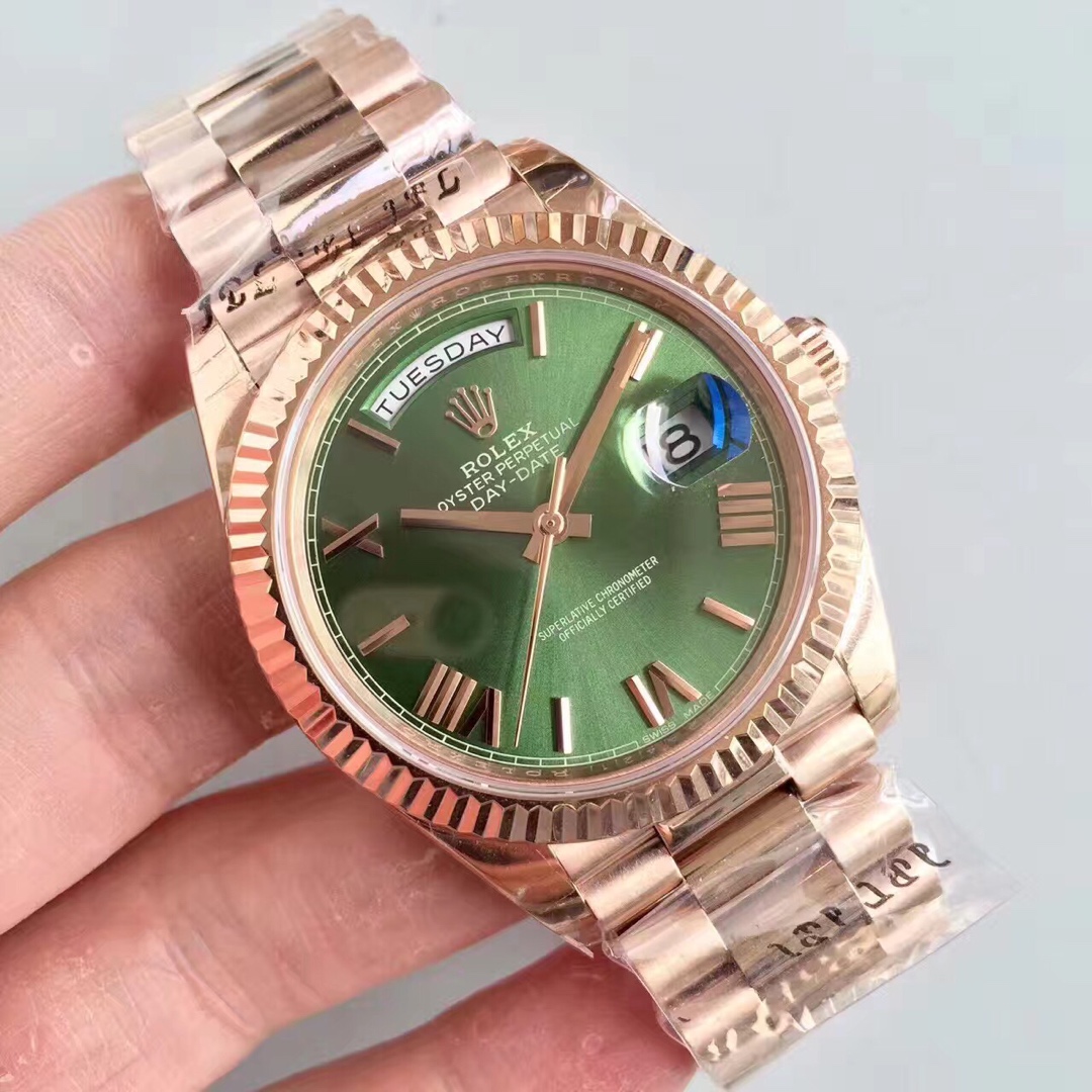 Rolex Day-Date 40 President Rose Gold Olive Green Roman Dial 228235