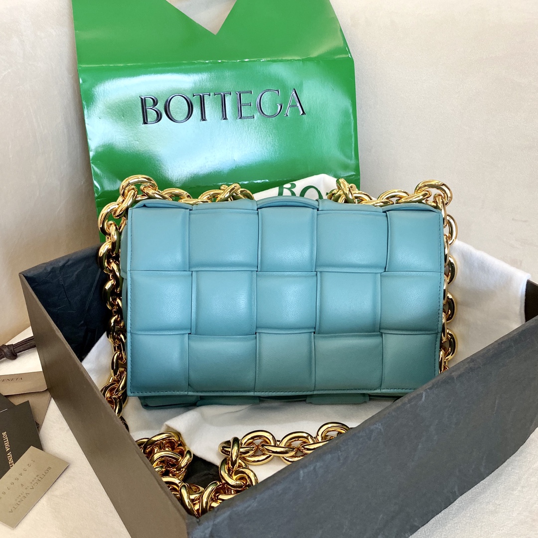 BOTTEGA VENETA THE CHAIN CASSETTE