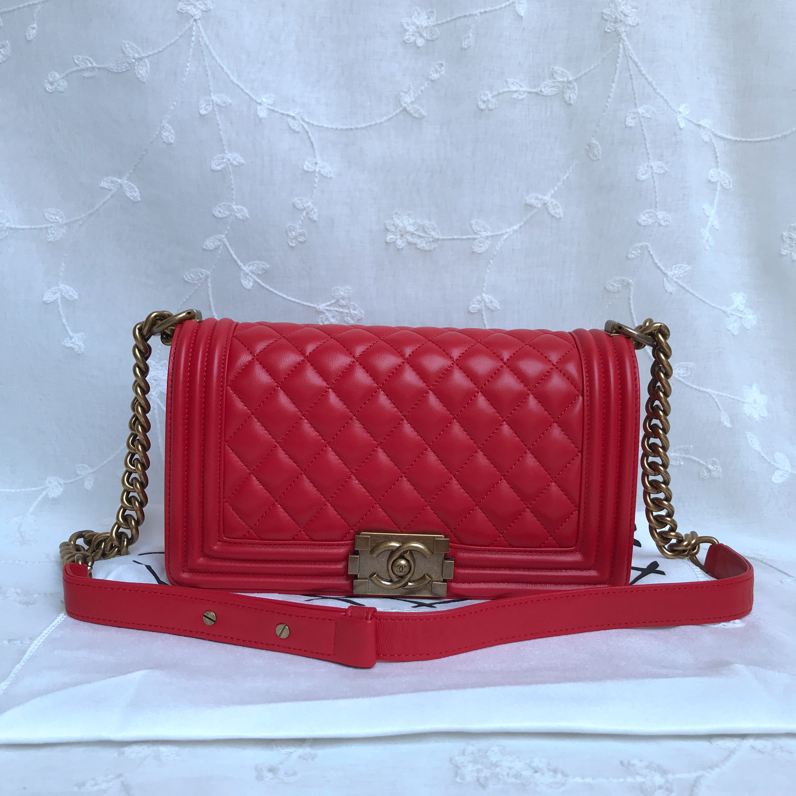 CHANEL BOY HANDBAG 67086