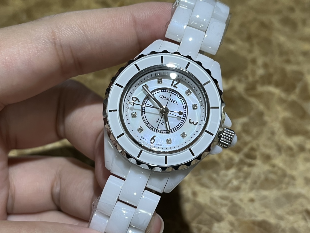 Chanel J12 series H2422 watch