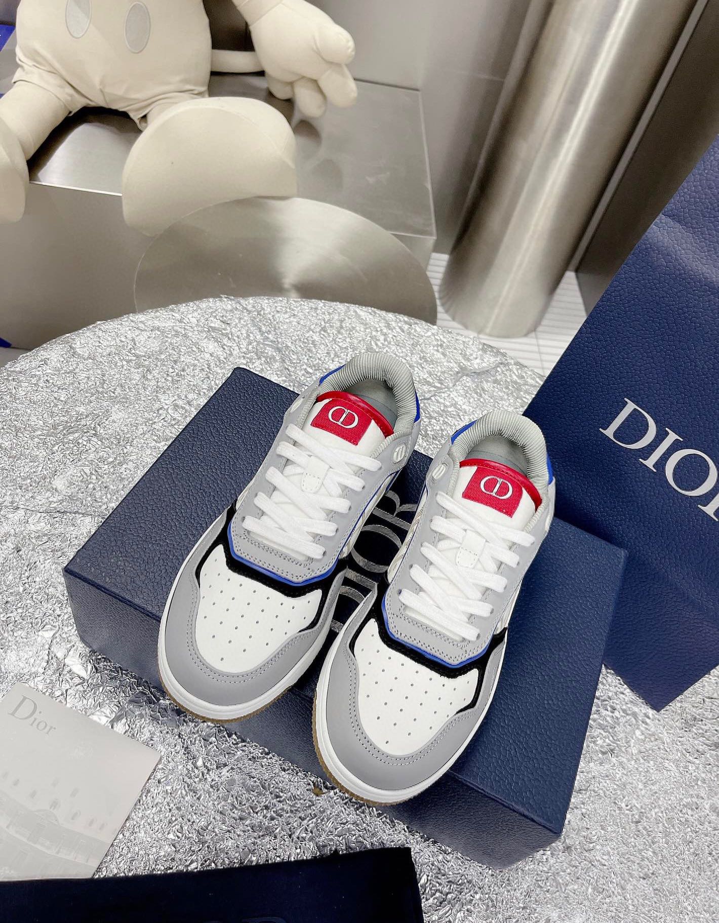 Dior shoes359