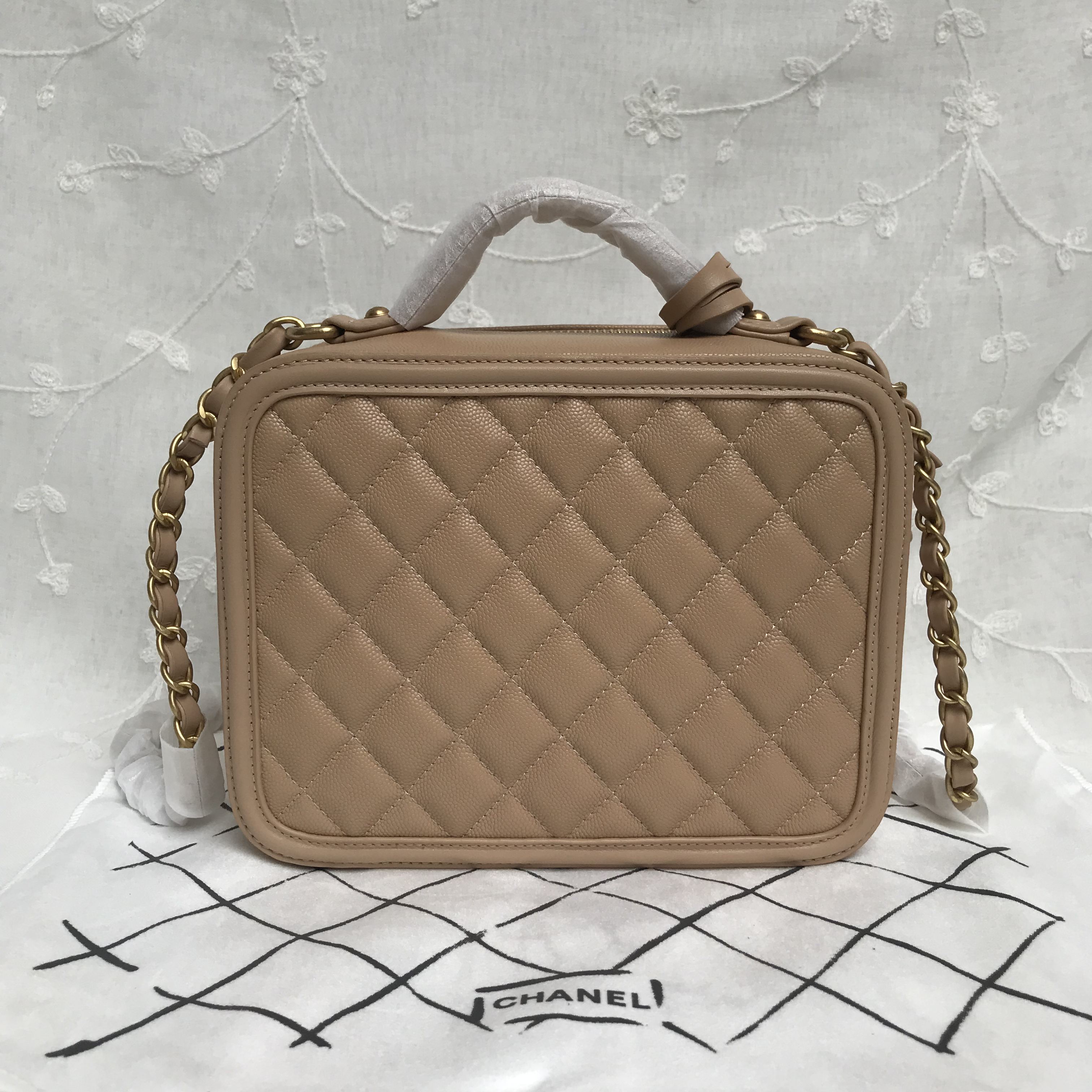 Chanel Makeup bag Caviar 21cm