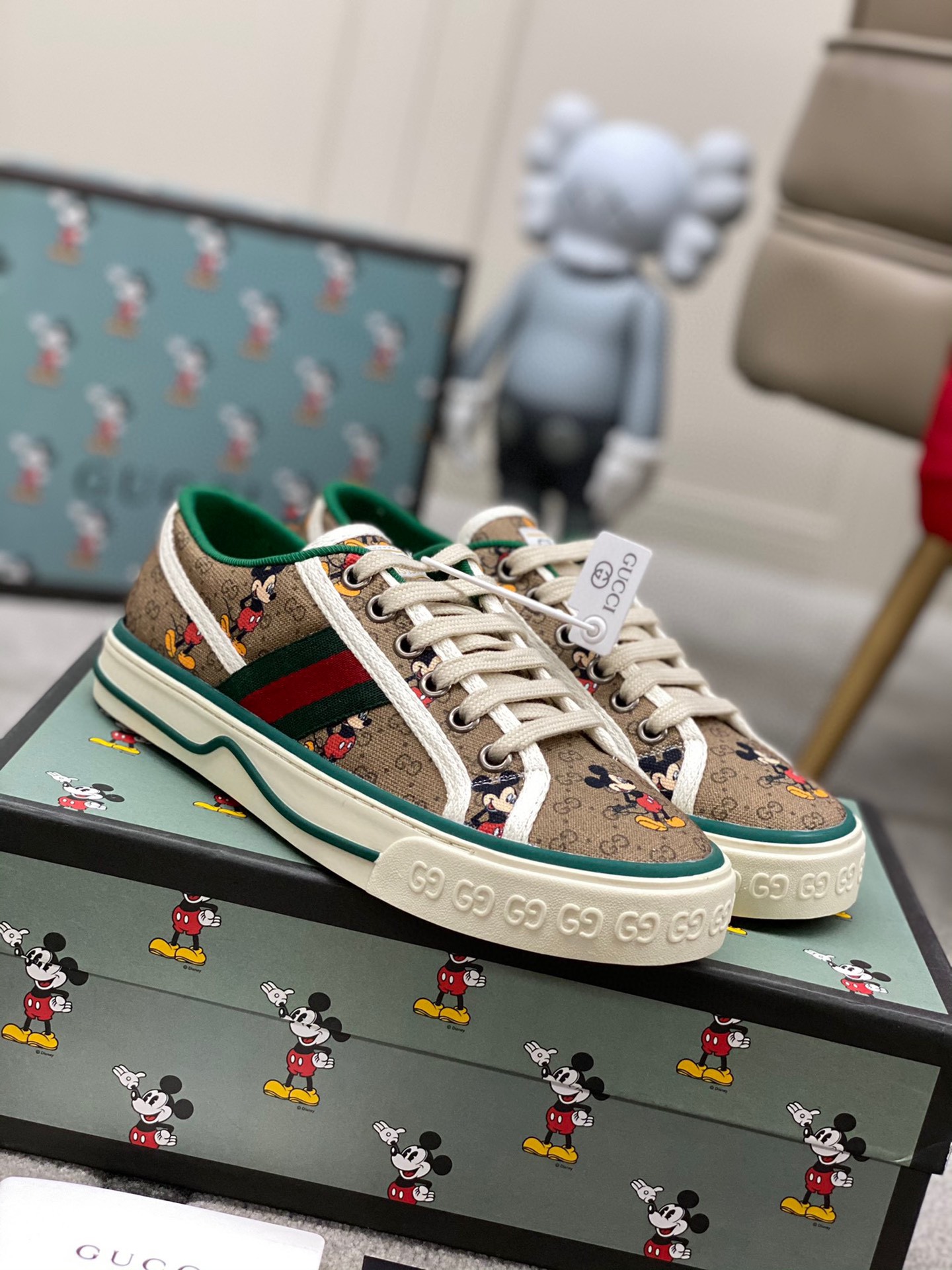 Gucci shoe206