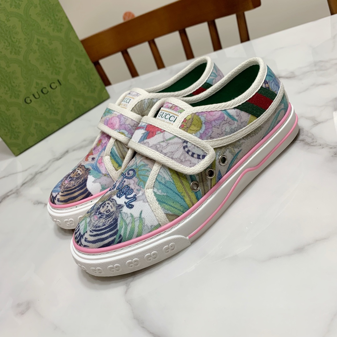 Gucci shoe117