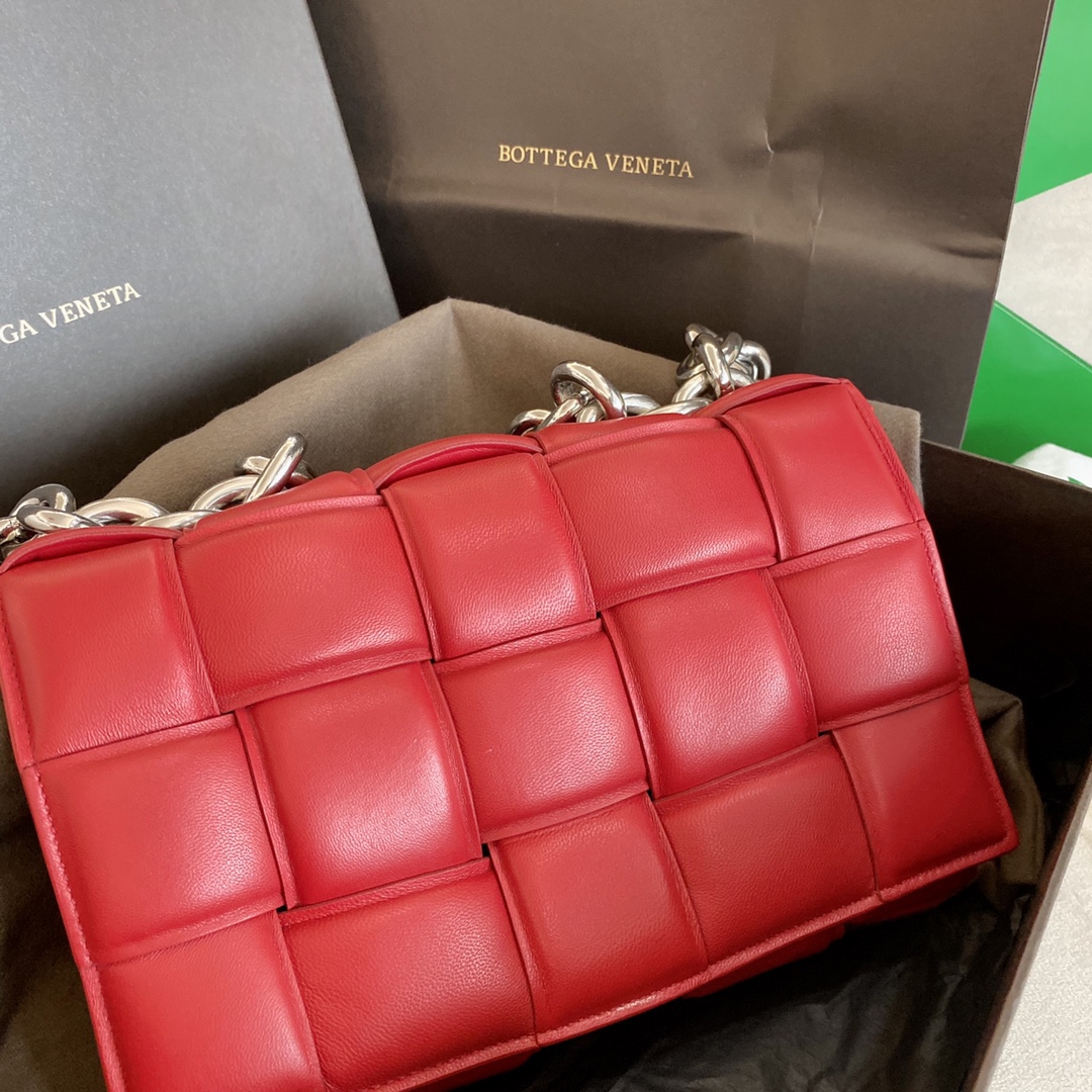 BOTTEGA VENETA THE CHAIN CASSETTE