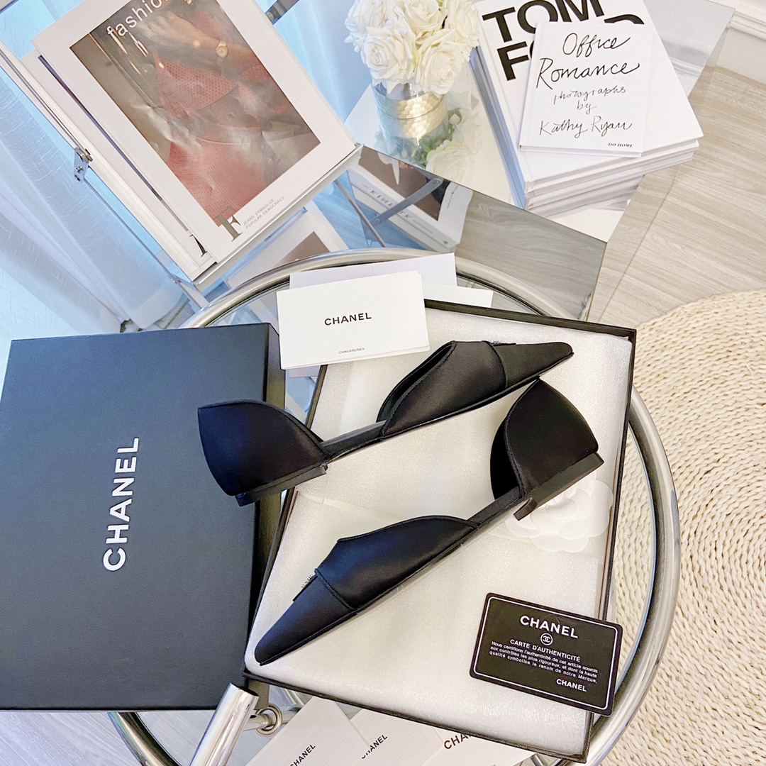 Chanel Shoes303