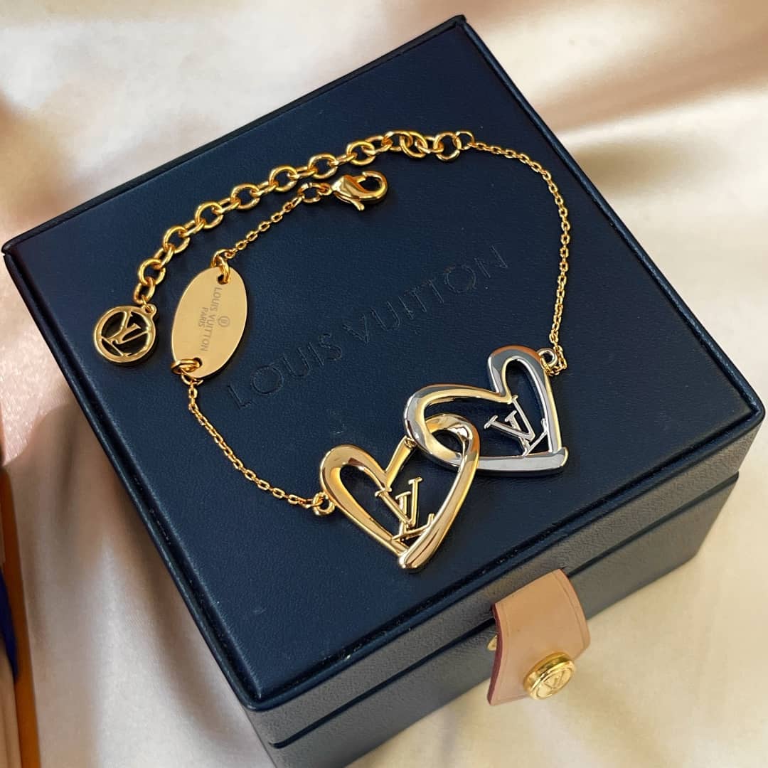 Knockoff Louis Vuitton Logo Bracelet