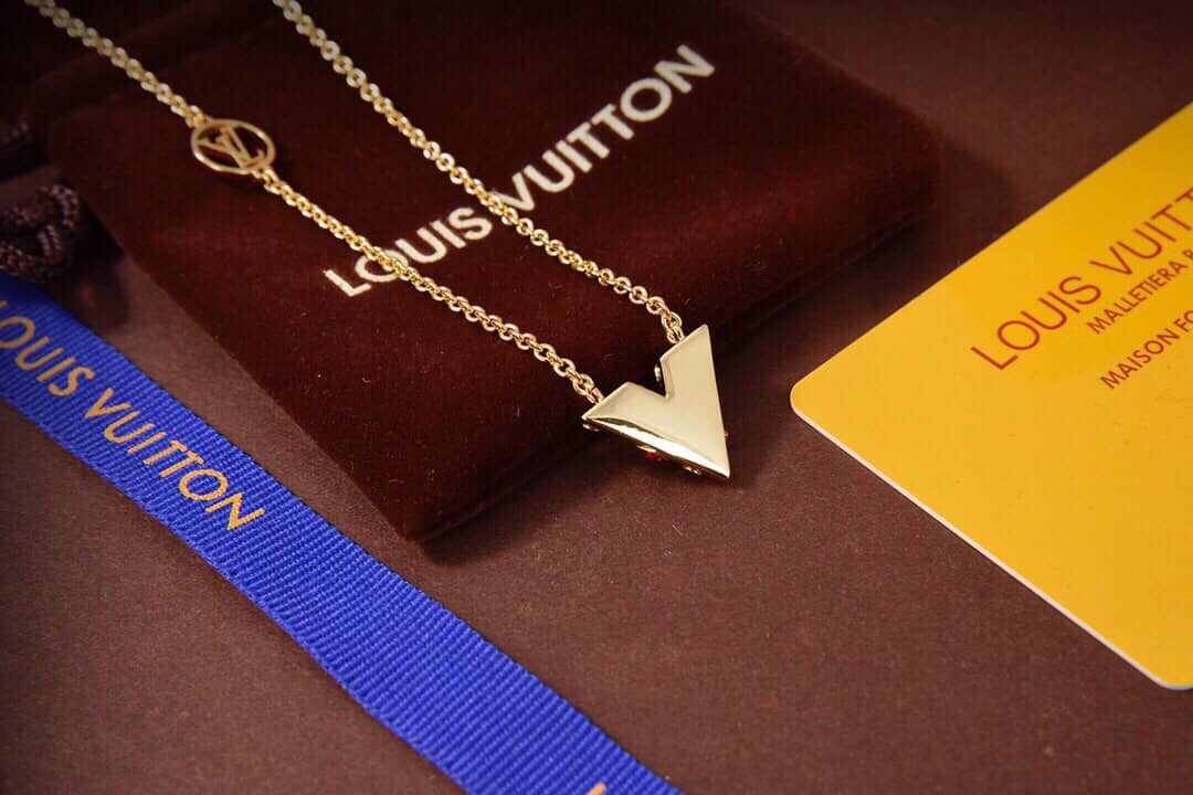 Luxury Louis Vuitton Classic AAA+ Necklace