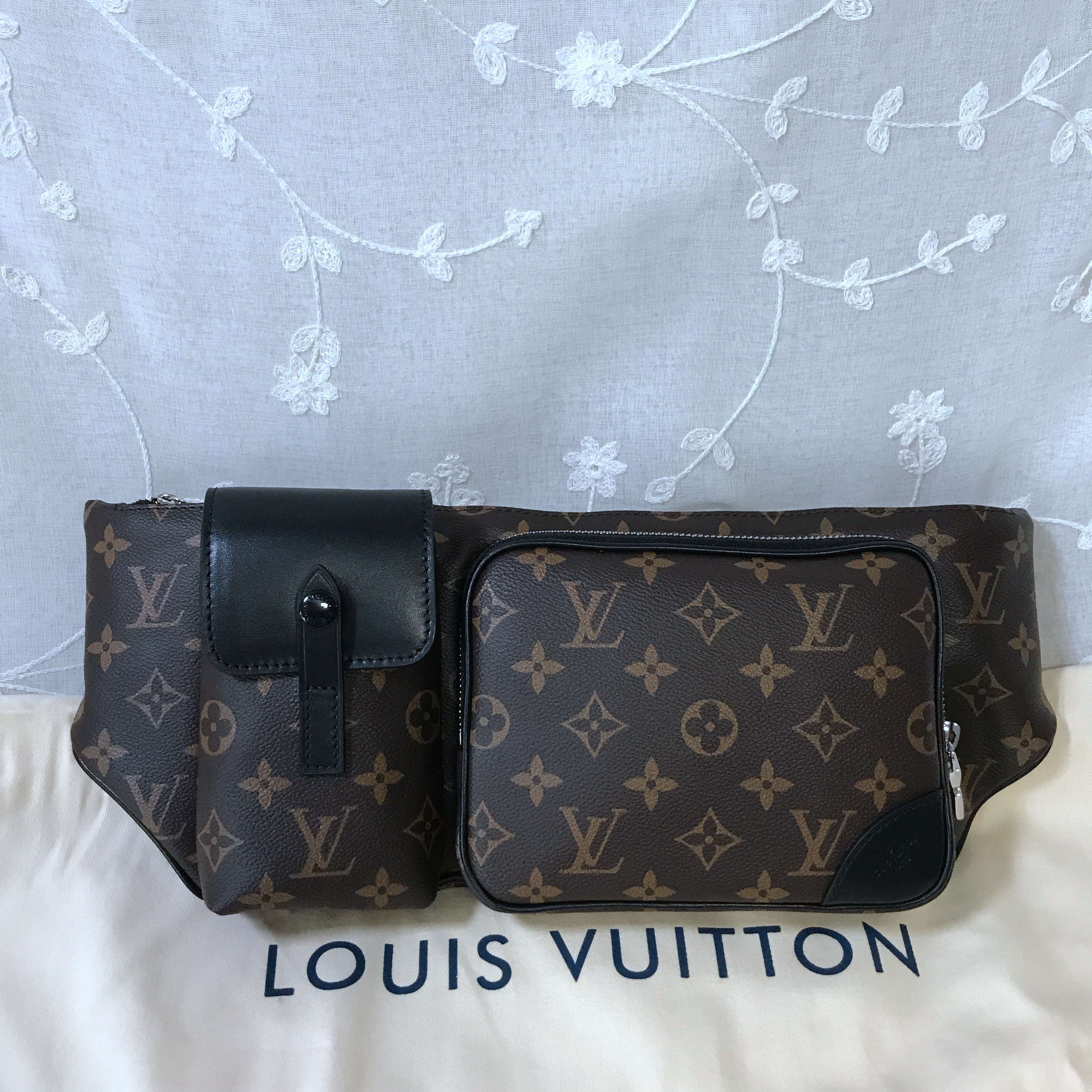 LV CHRISTOPHER BELT BAG M45337