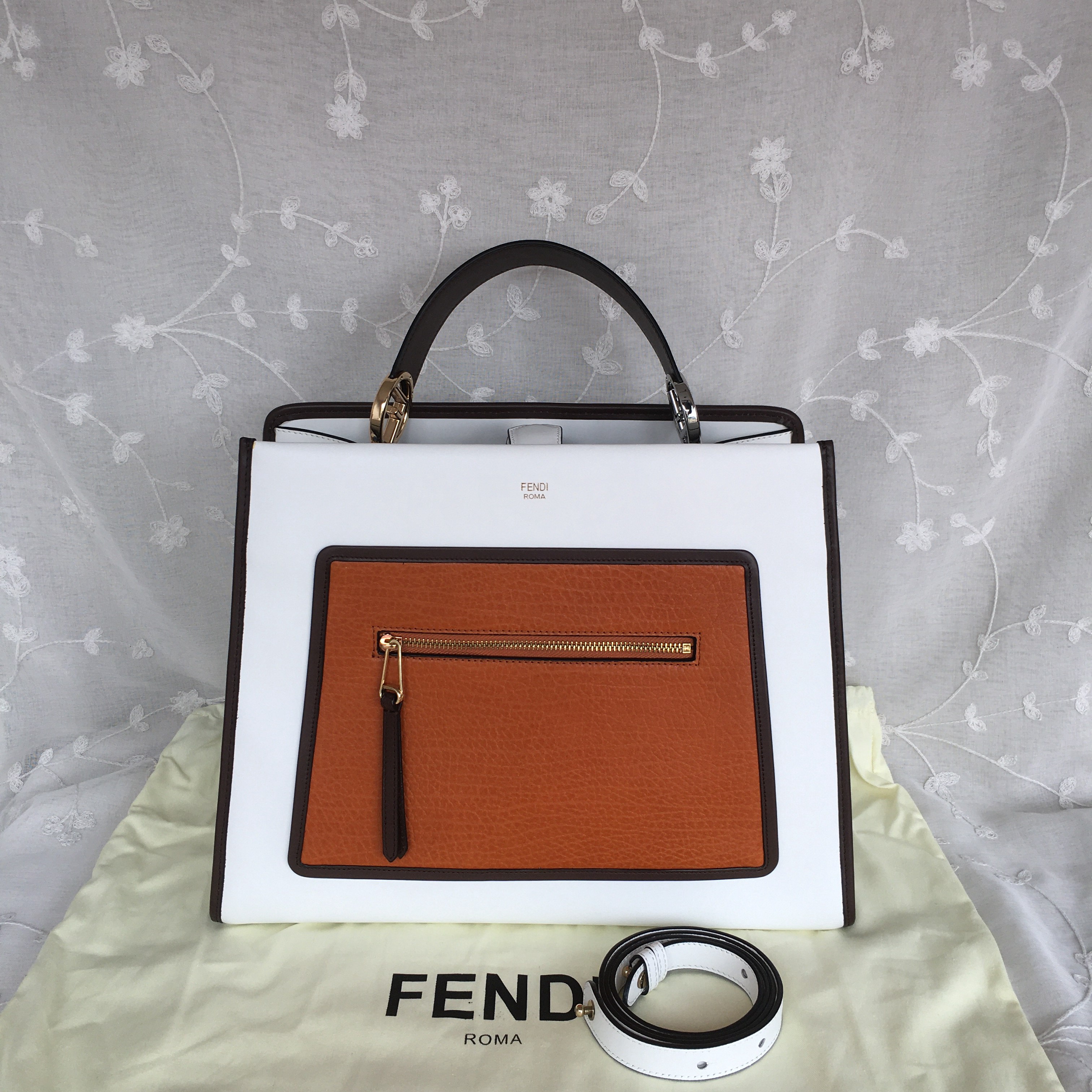 RUNAWAY Handbag 8BH344