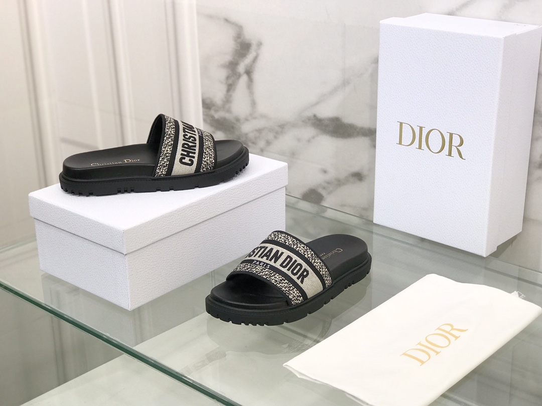 Dior shoes39