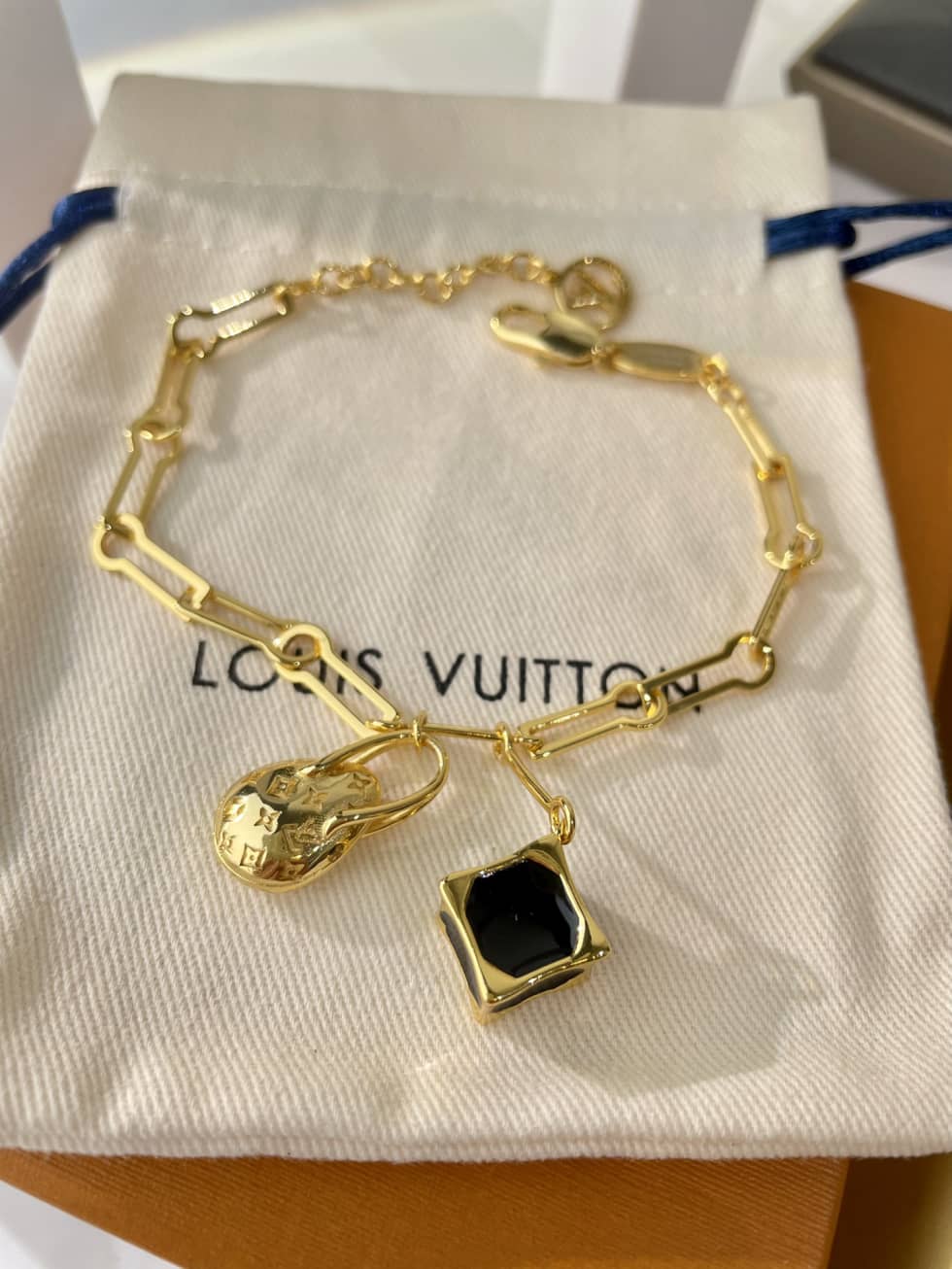 1:1 Louis Vuitton Bracelet Online