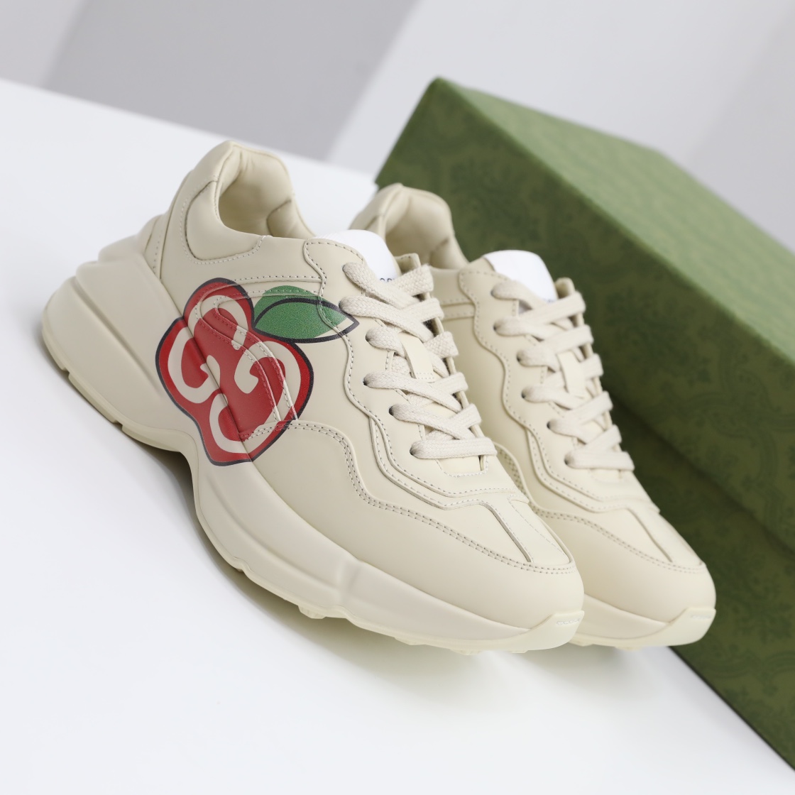 Gucci shoe19