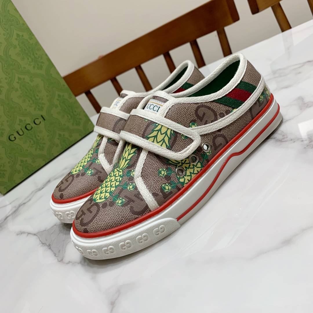 Gucci shoe115
