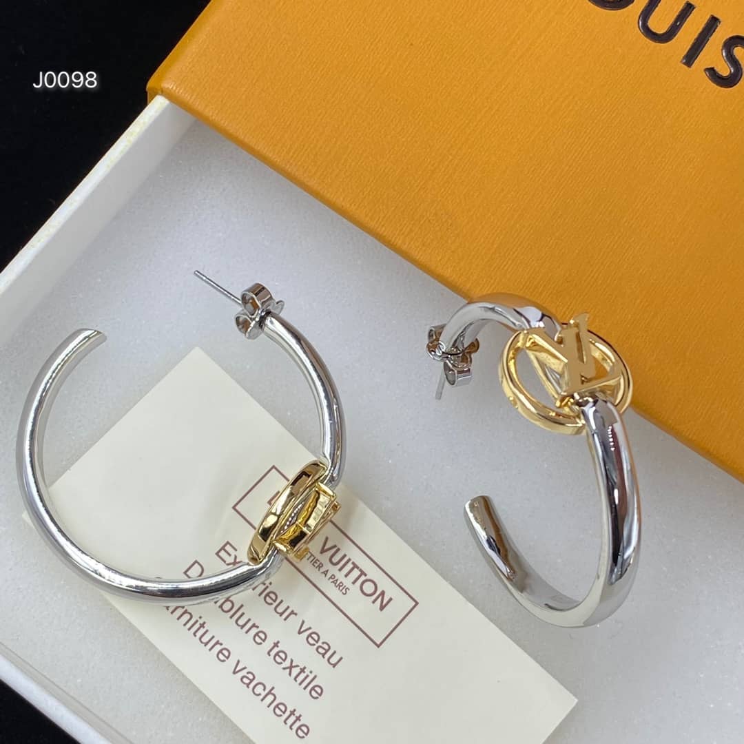 Knockoff Louis Vuitton Logo Earrings