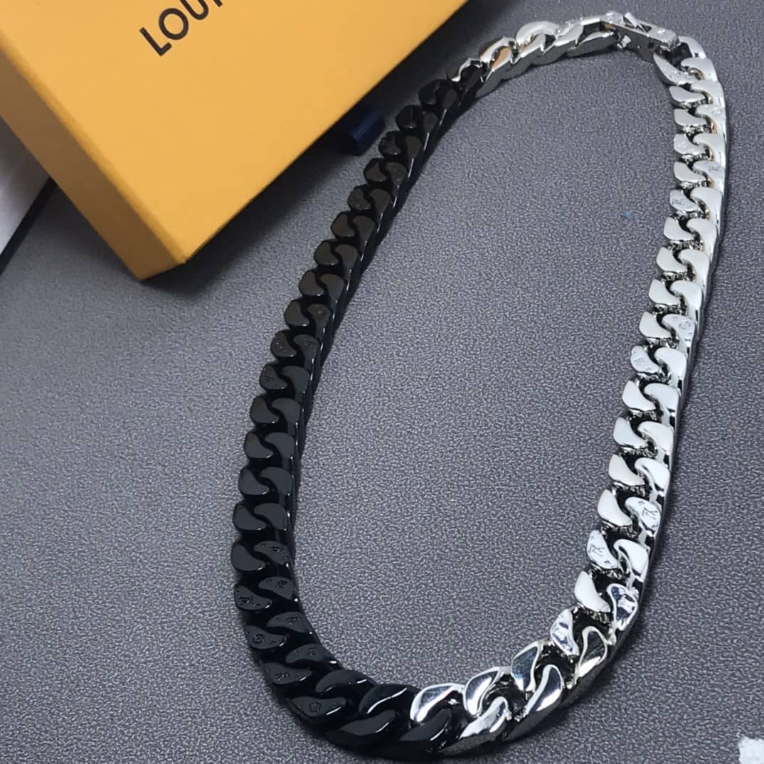 Knockoff Louis Vuitton Logo Necklace