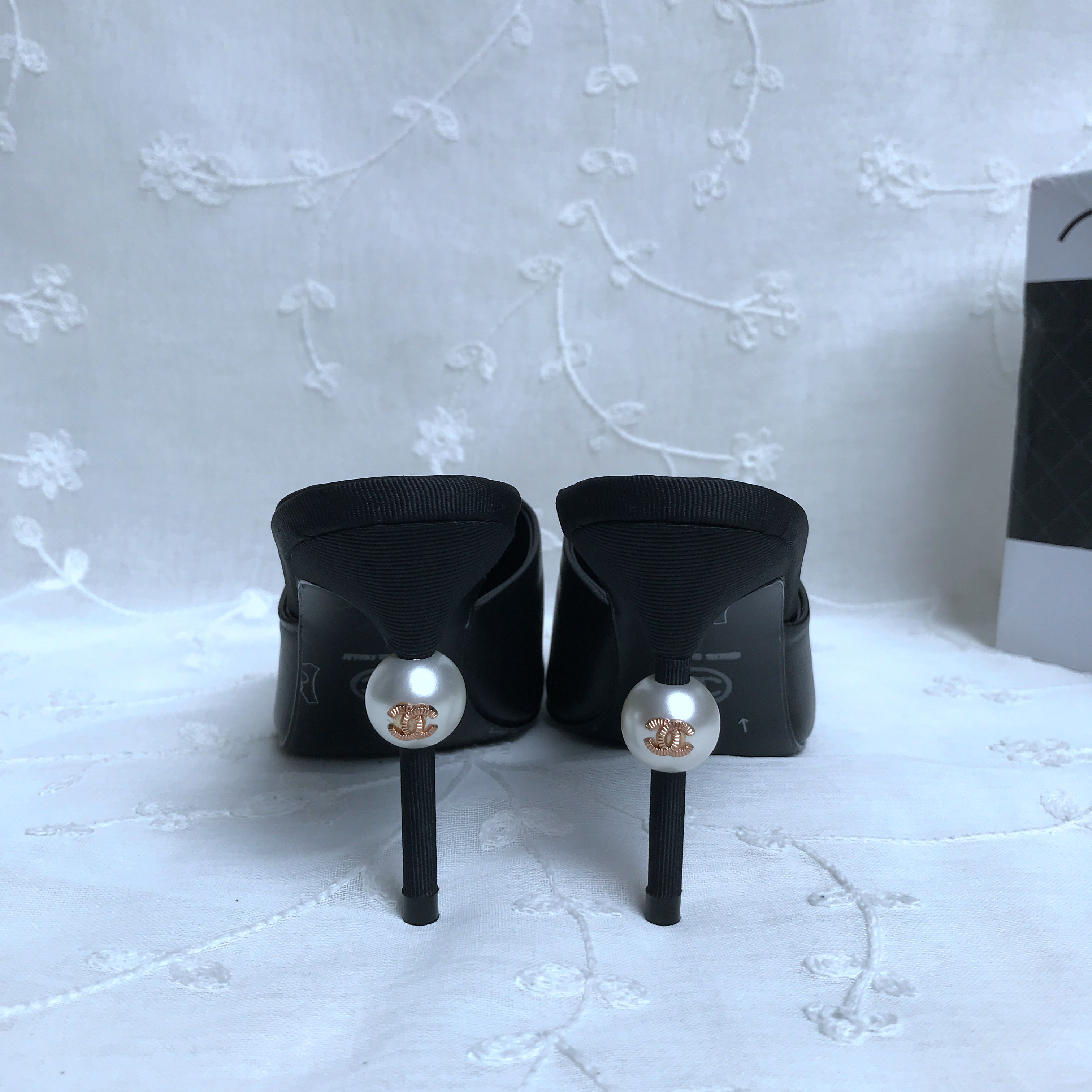 CC Heel Slippers Shoes 451779