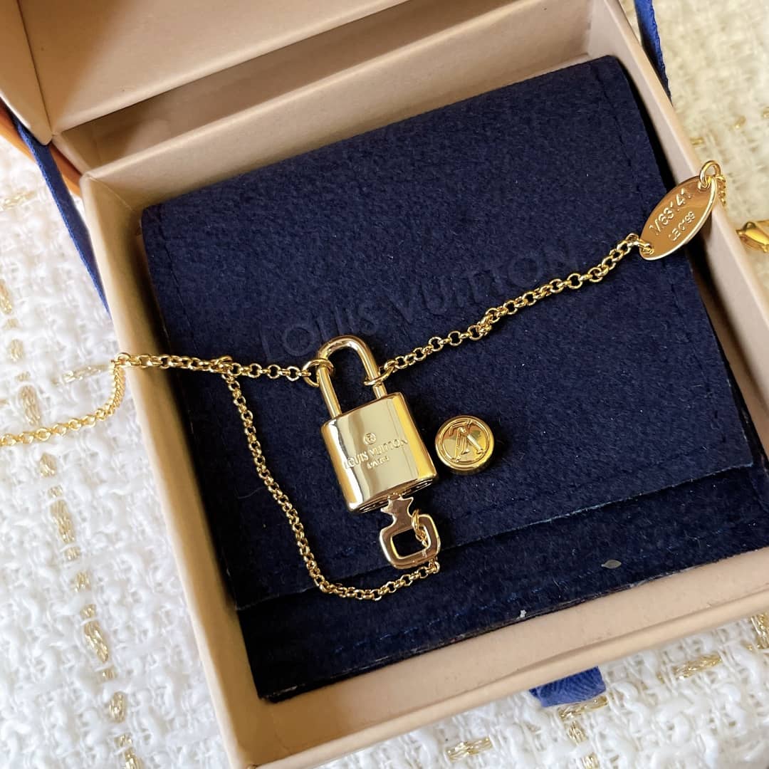 Replica Louis Vuitton Bracelet