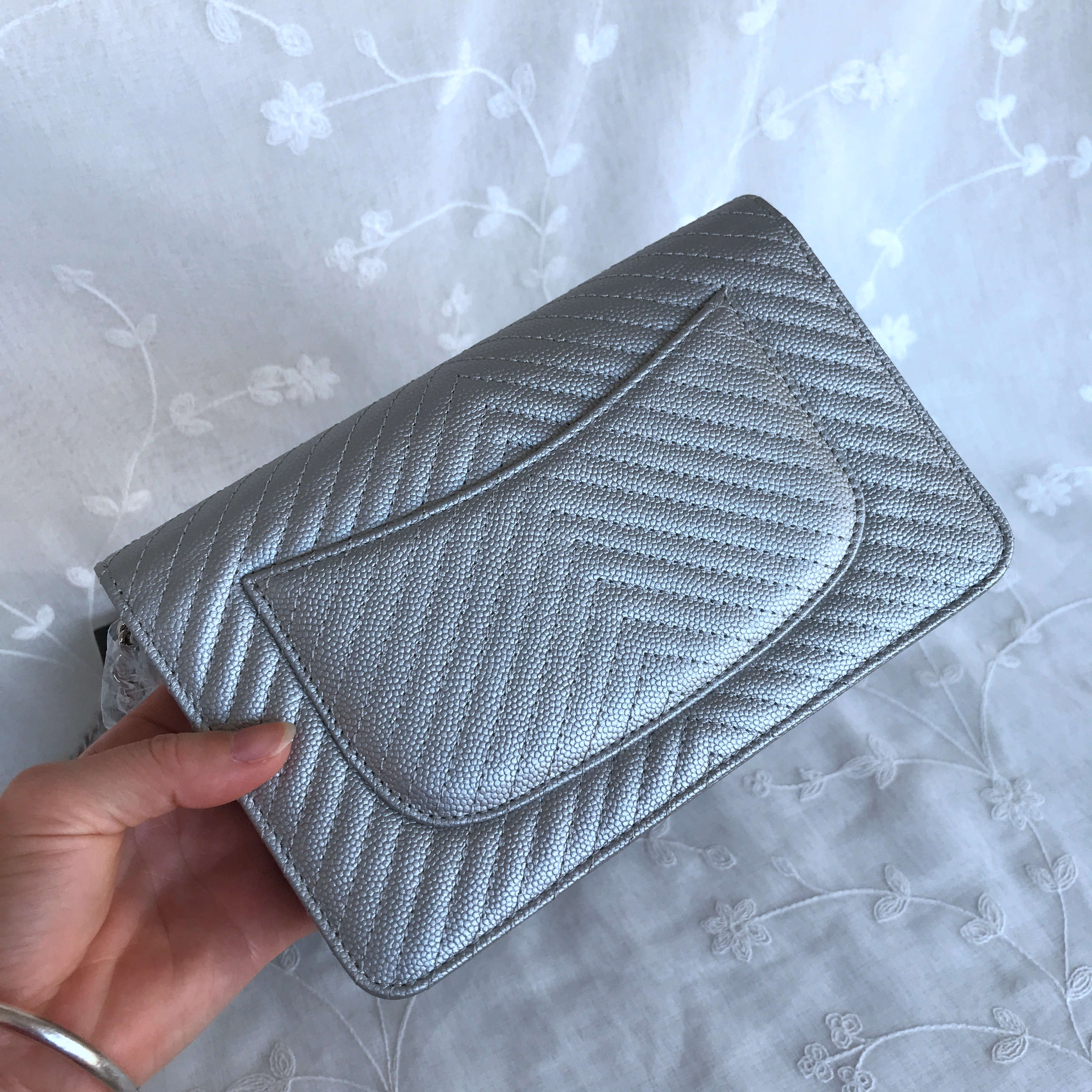 CHANEL WALLET ON CHAIN 33814