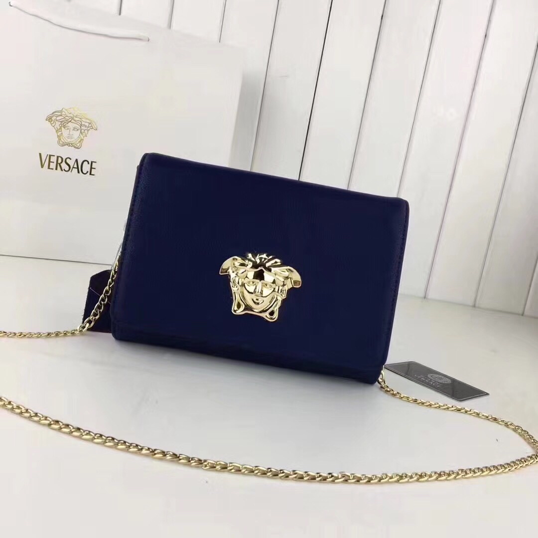 Versace AAA Quality Messenger Bags #720812