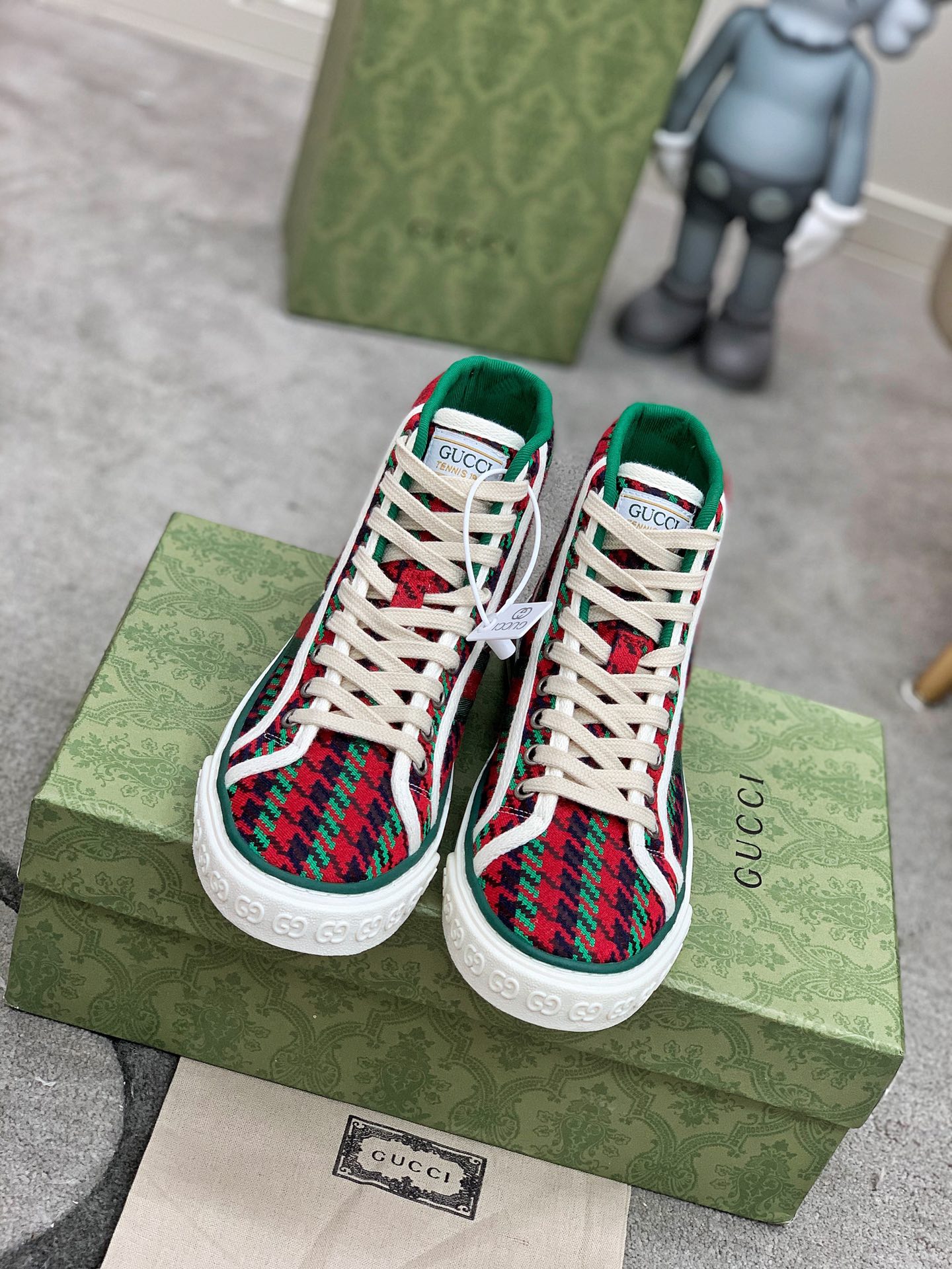 Gucci shoe214