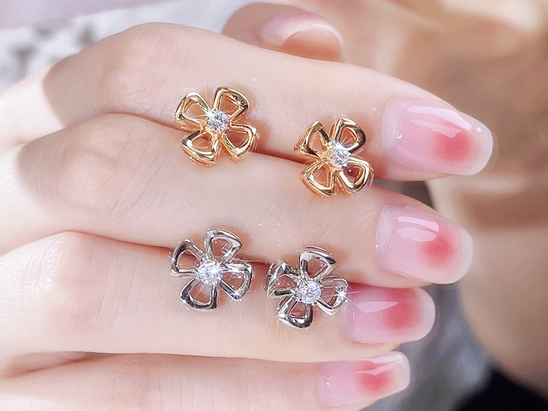 B*vlg@r Fiorever Xu drift of stud earrings