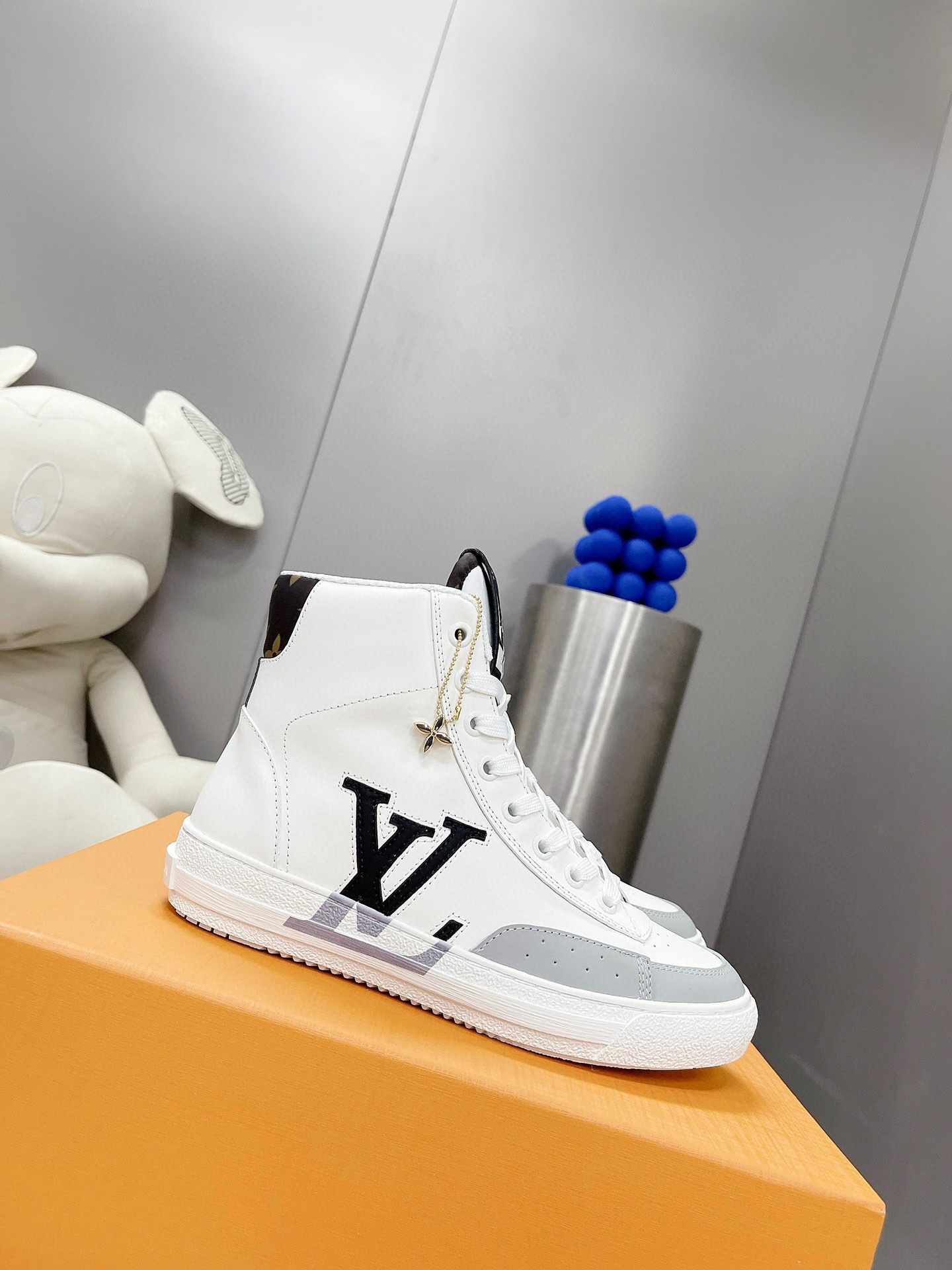 LV shoes185