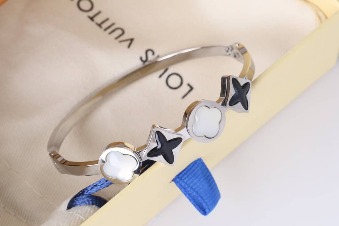 1:1 Louis Vuitton Bracelet Online