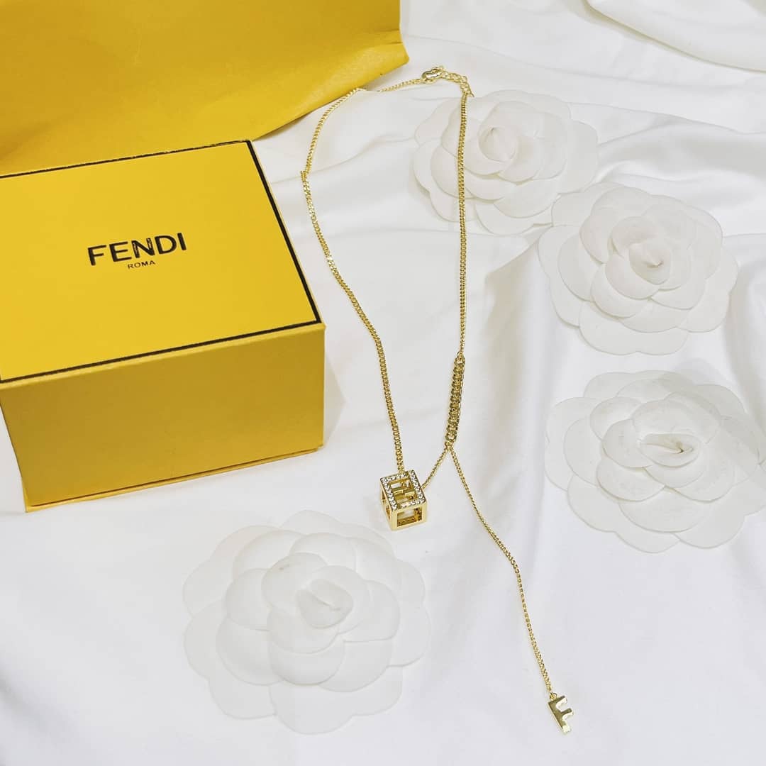 Fendi Imitation Designer Necklace Wholesale