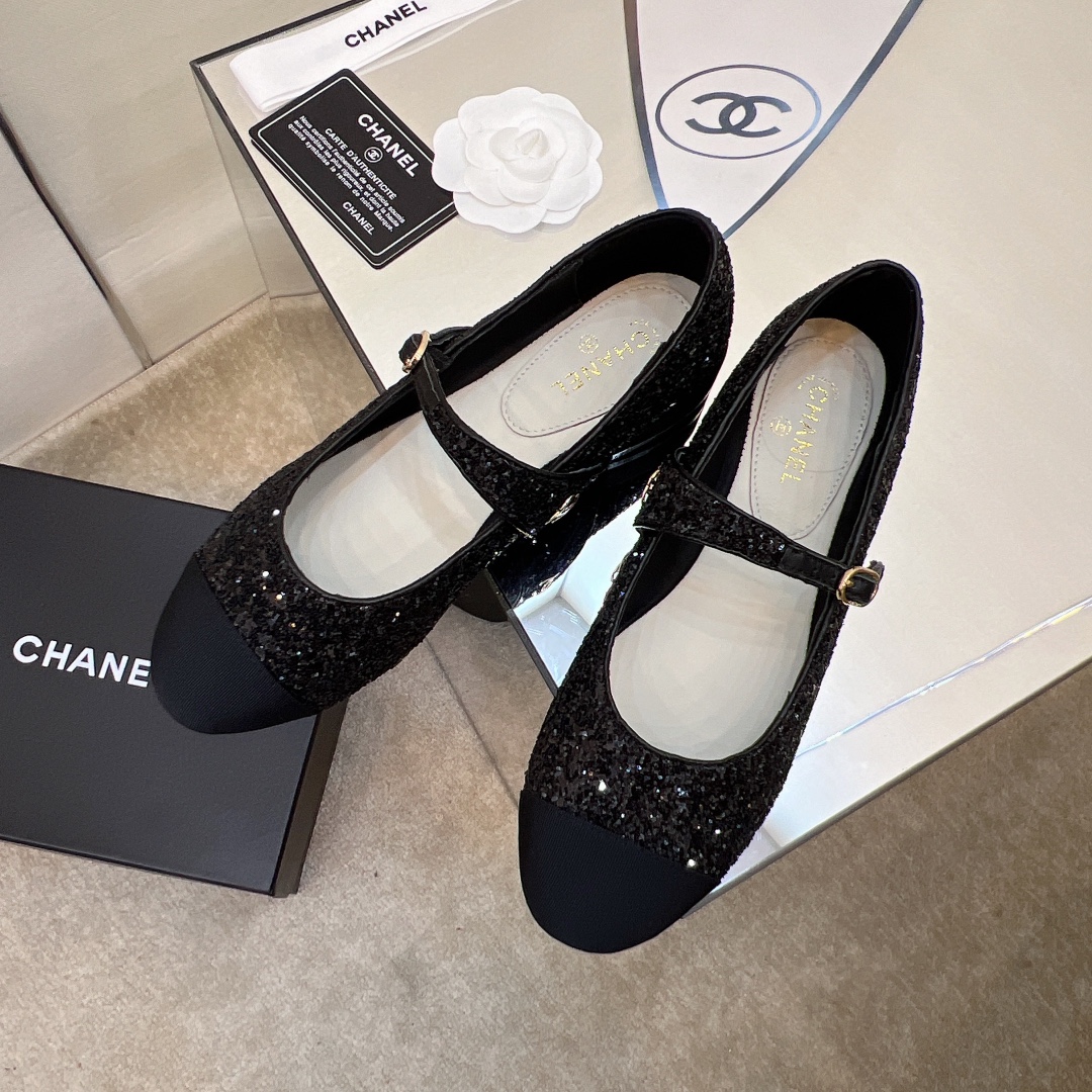 Chanel Shoes140